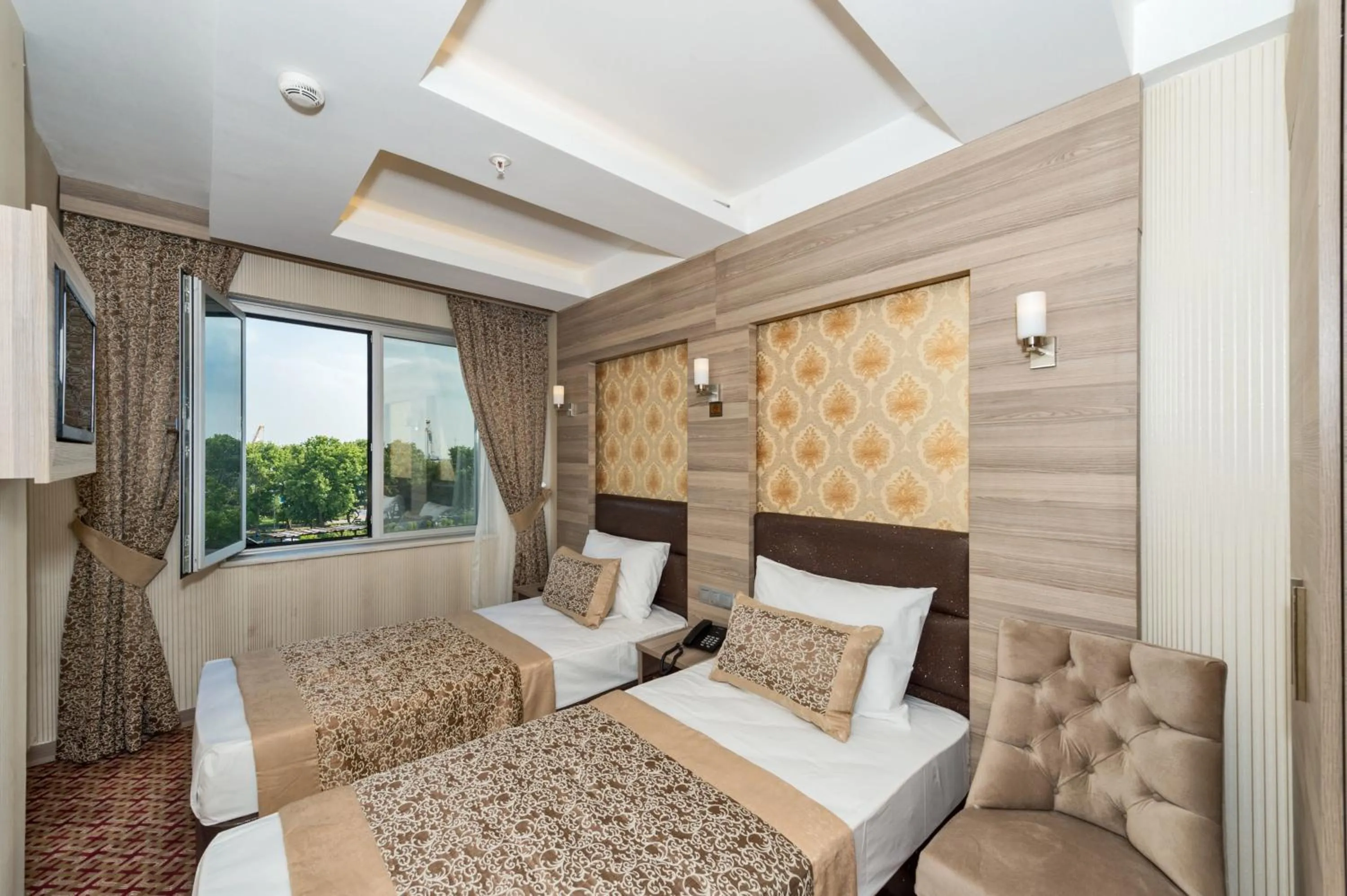 Photo of the whole room in Matiat Hotel Istanbul