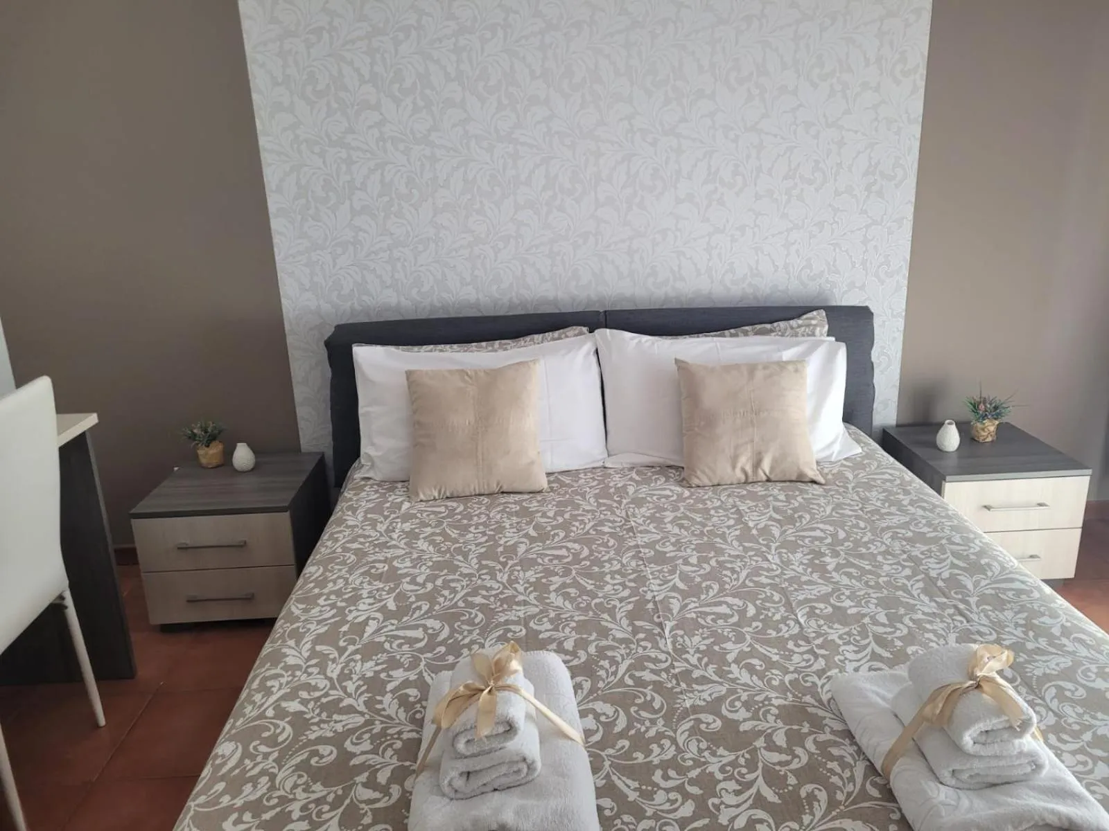 People, Bed in Dante091