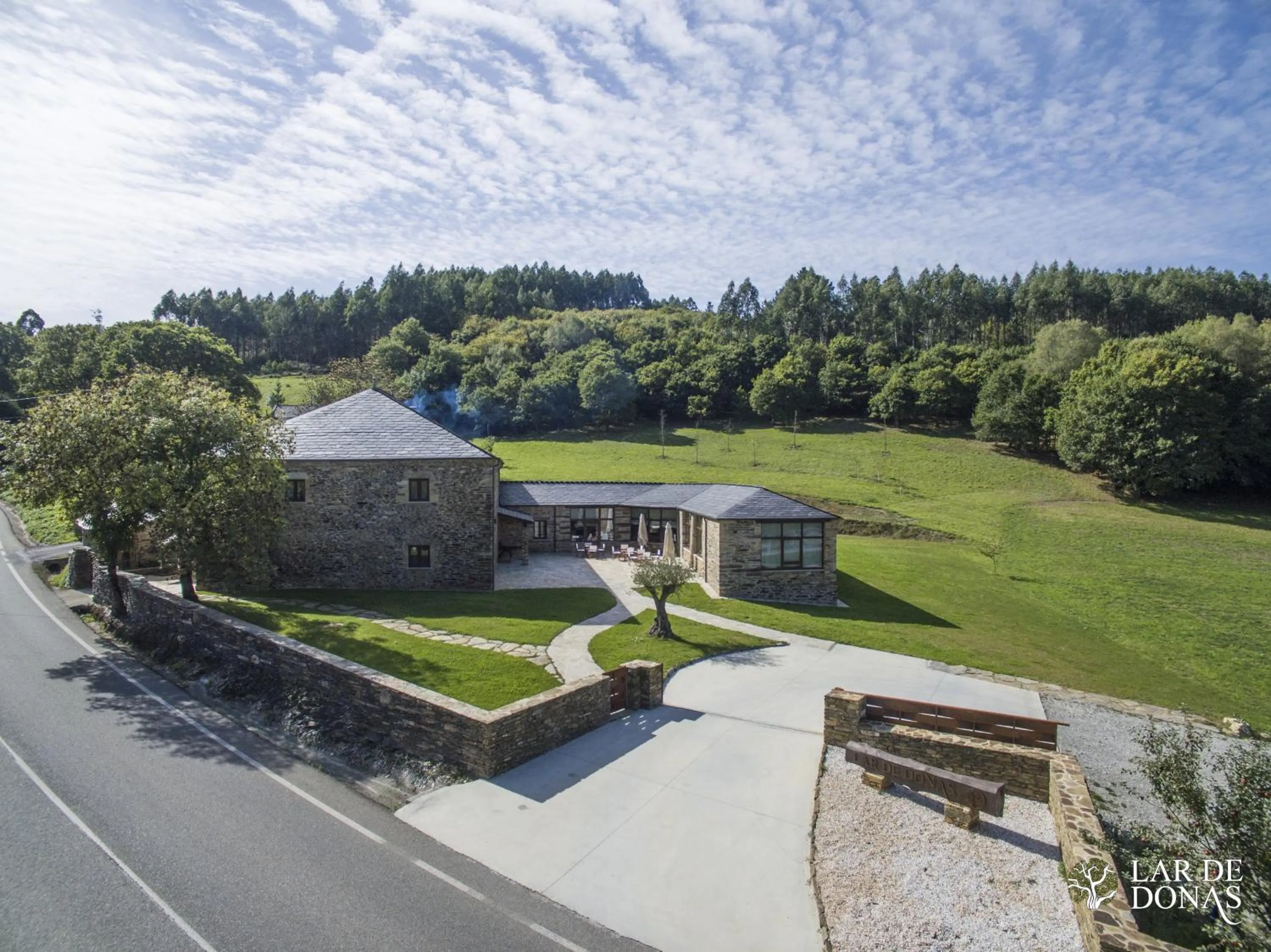 Property building in Lar de Donas