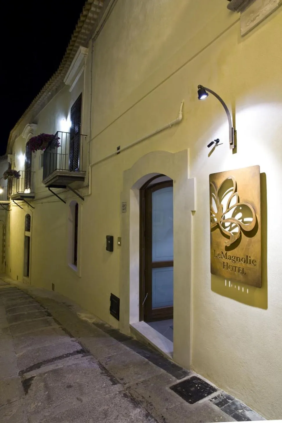Facade/entrance in Le Magnolie Hotel