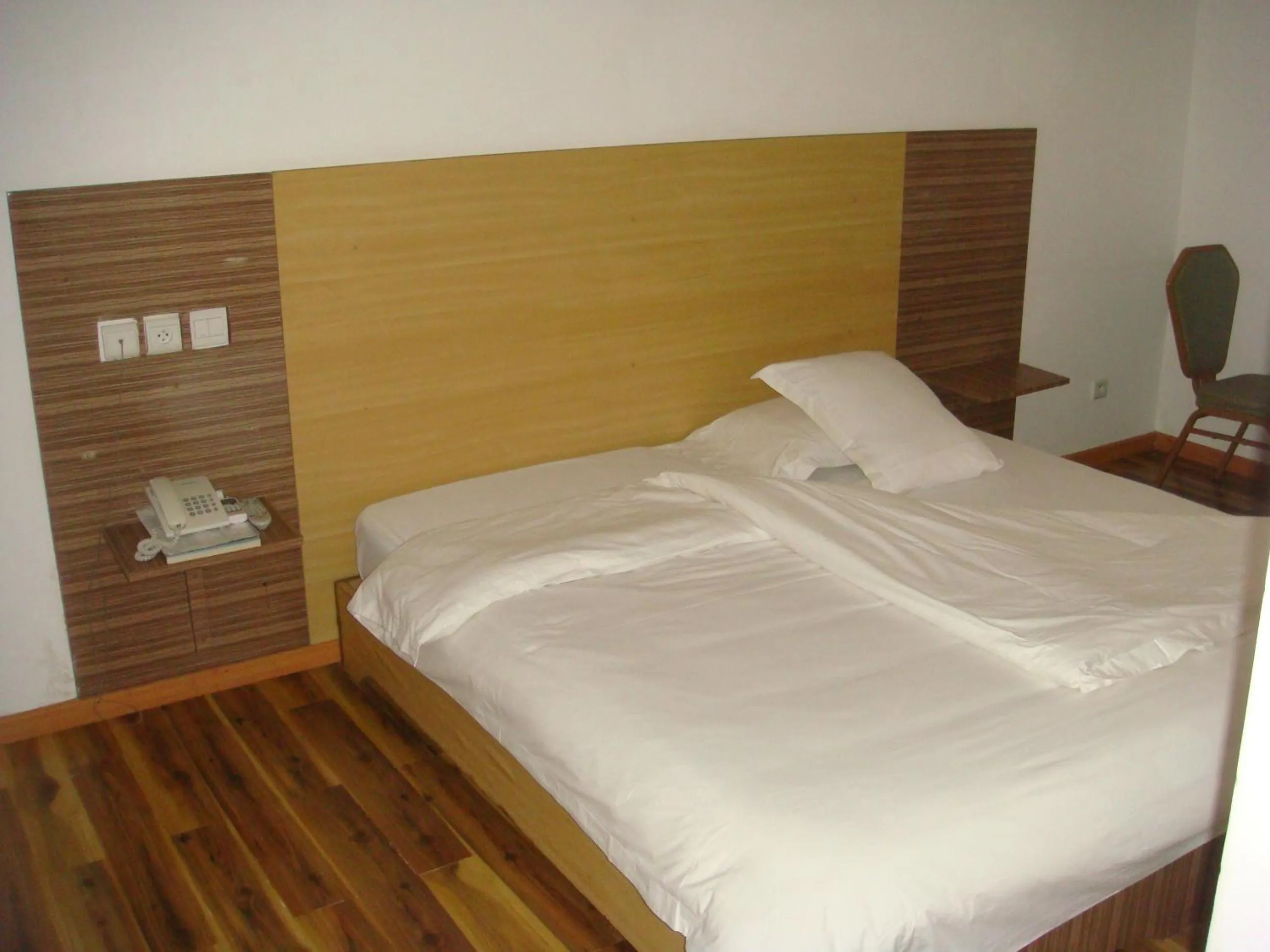 Bedroom in Jess Hotel