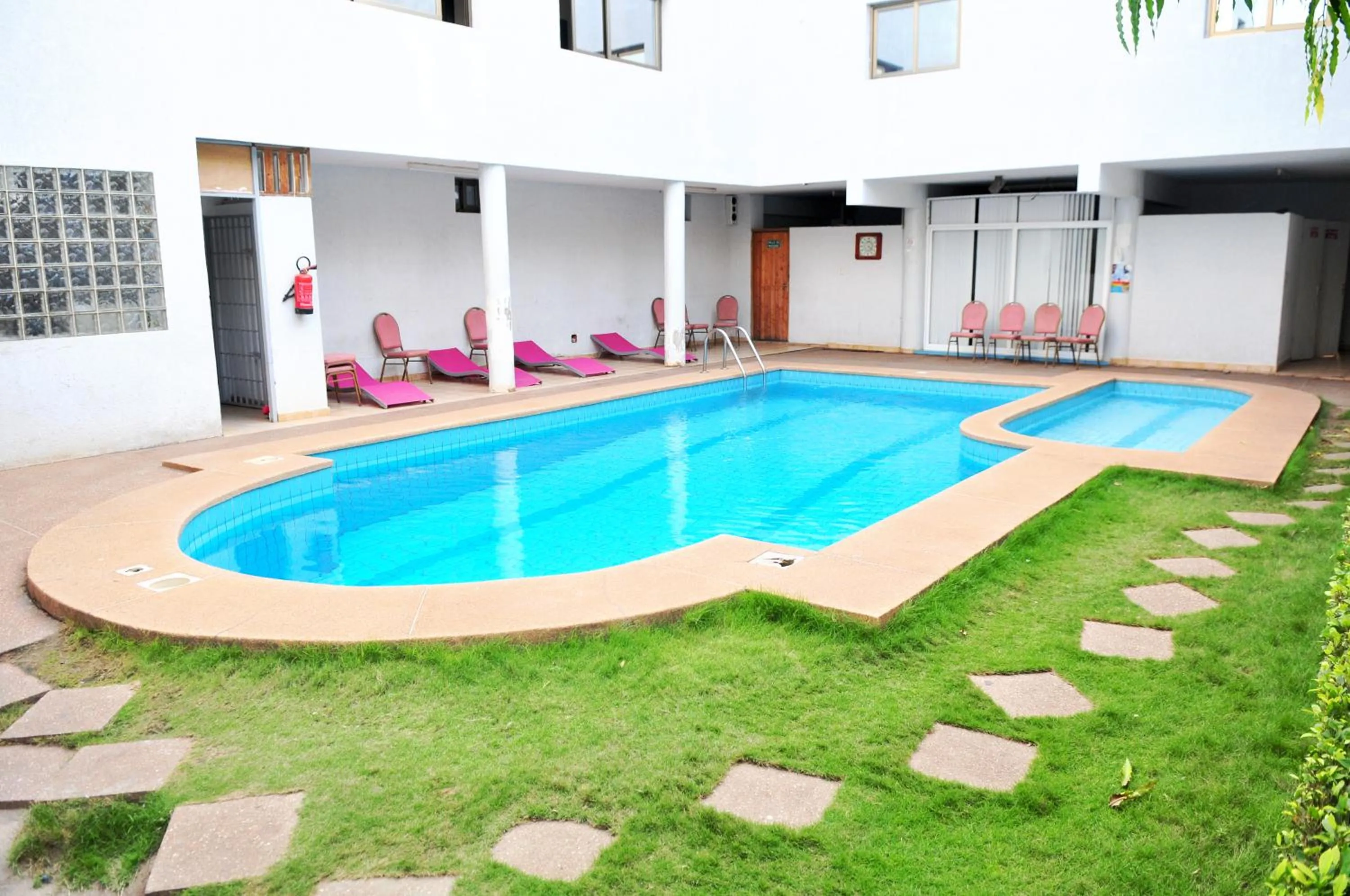 Swimming pool in Jess Hotel