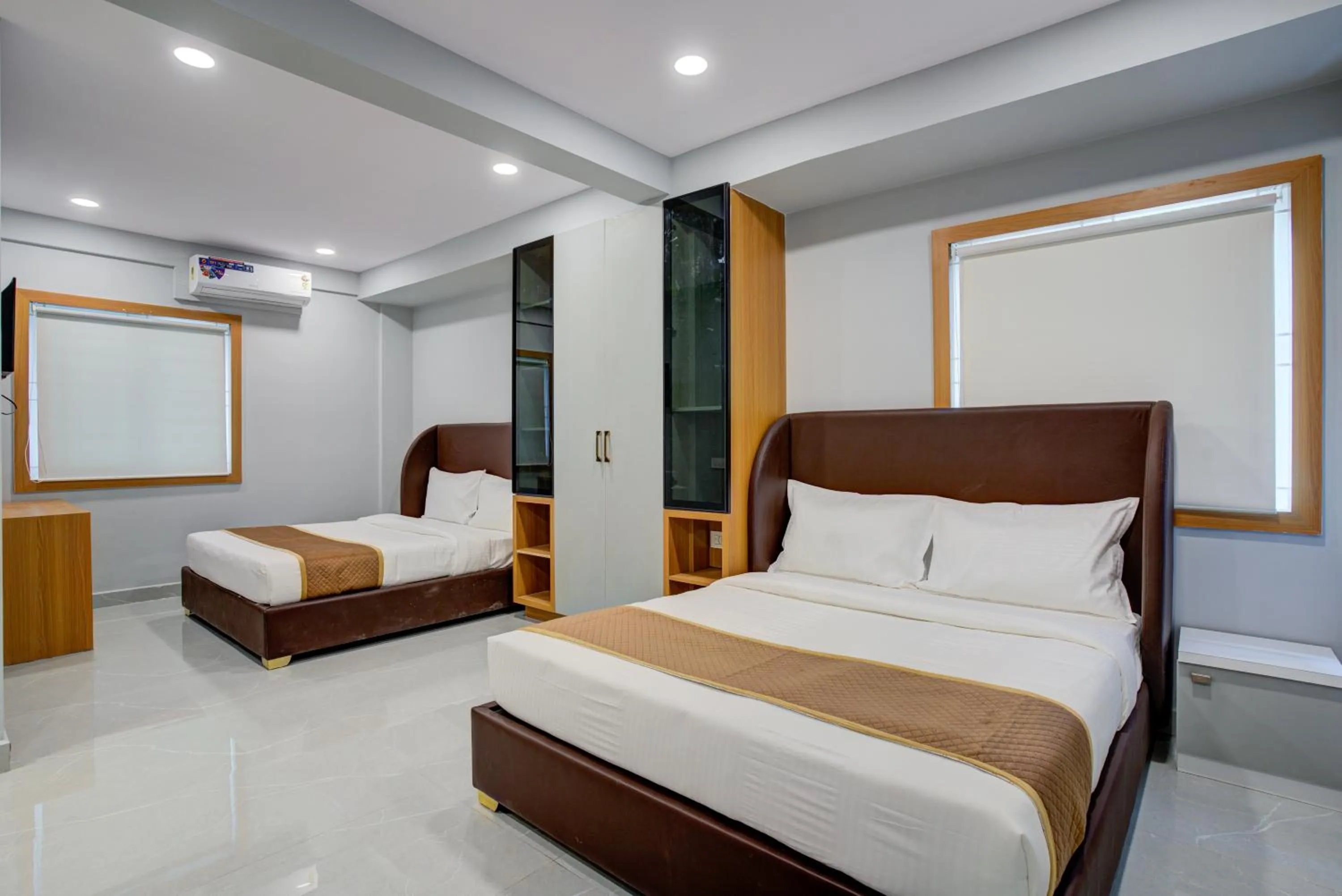 Bed in Hotel Well Suites Near Electronic City 400 Mtr