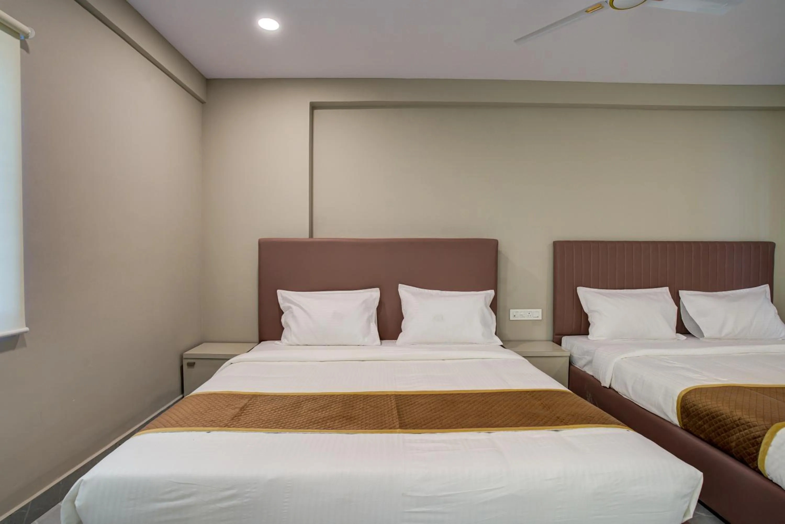 Bed in Hotel Well Suites Near Electronic City 400 Mtr