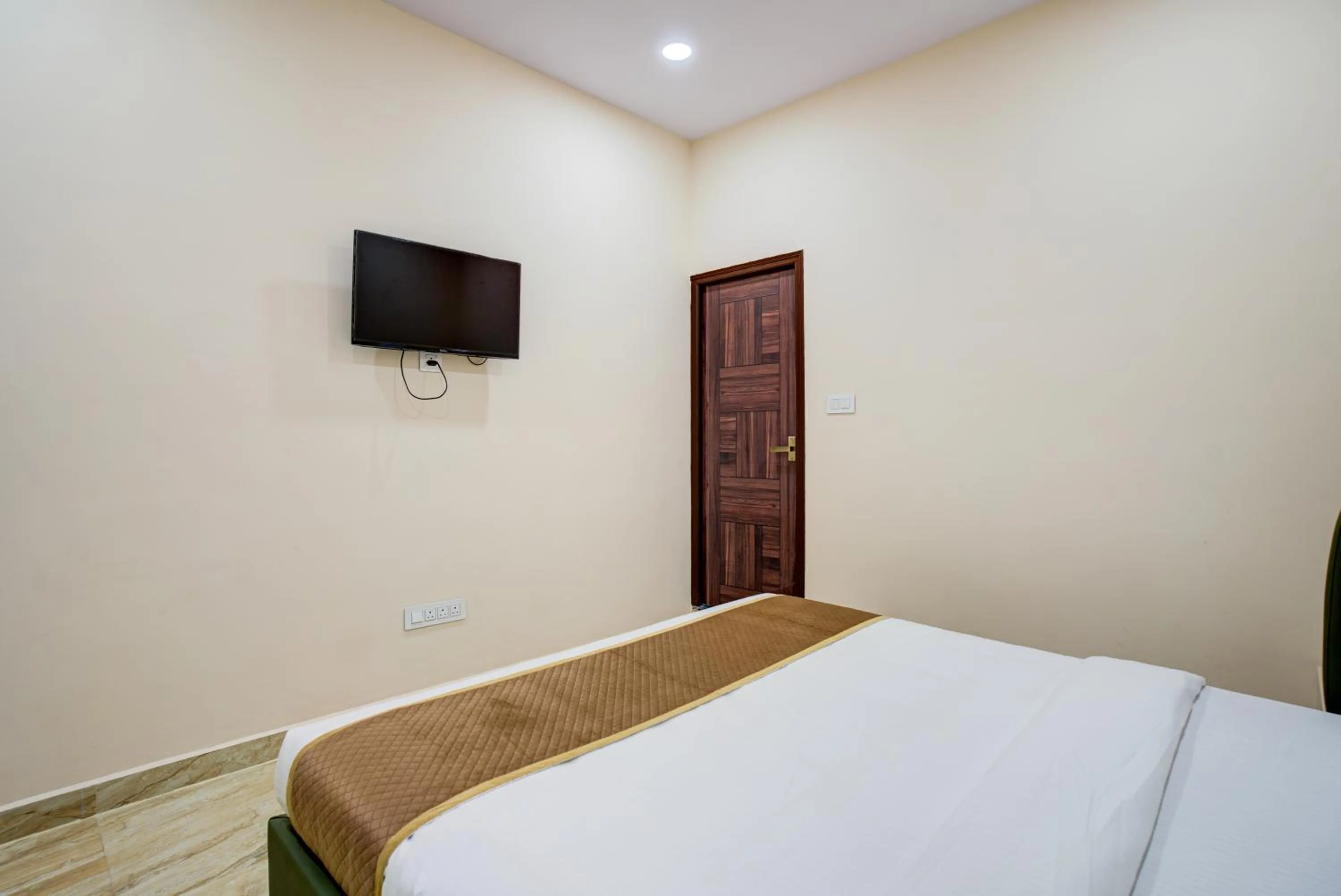 Bed in Hotel Well Suites Near Electronic City 400 Mtr
