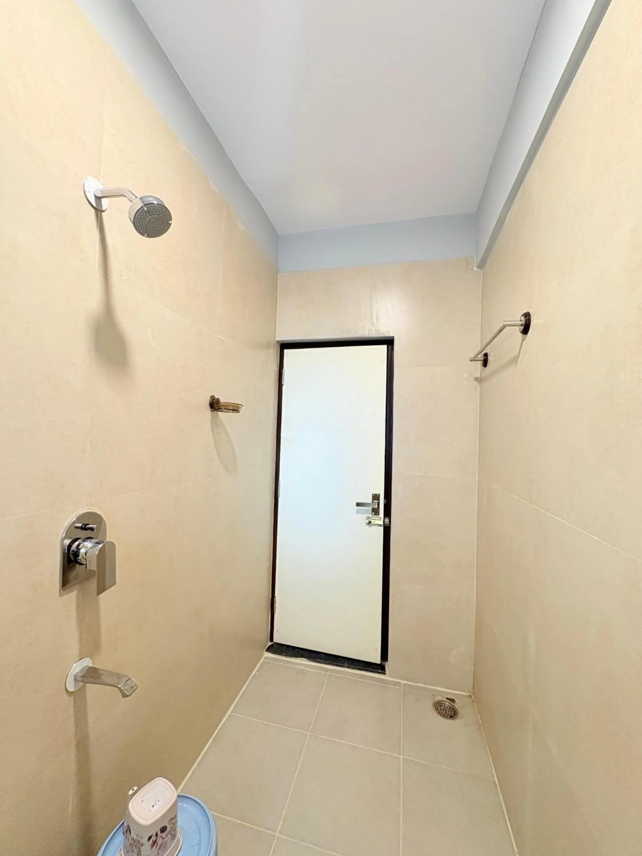 Bathroom in Hotel Well Suites Near Electronic City 400 Mtr