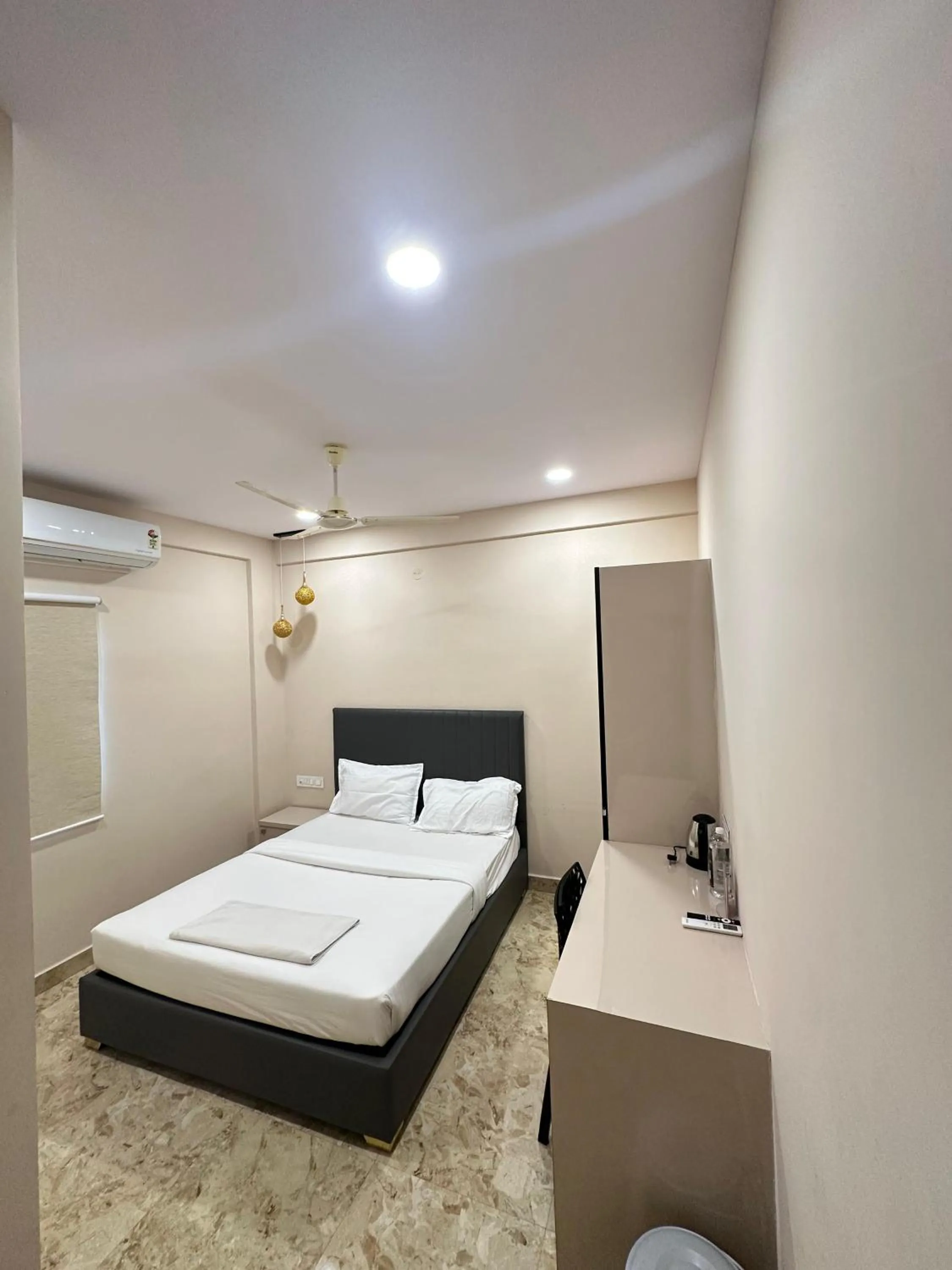 Bed in Hotel Well Suites Near Electronic City 400 Mtr