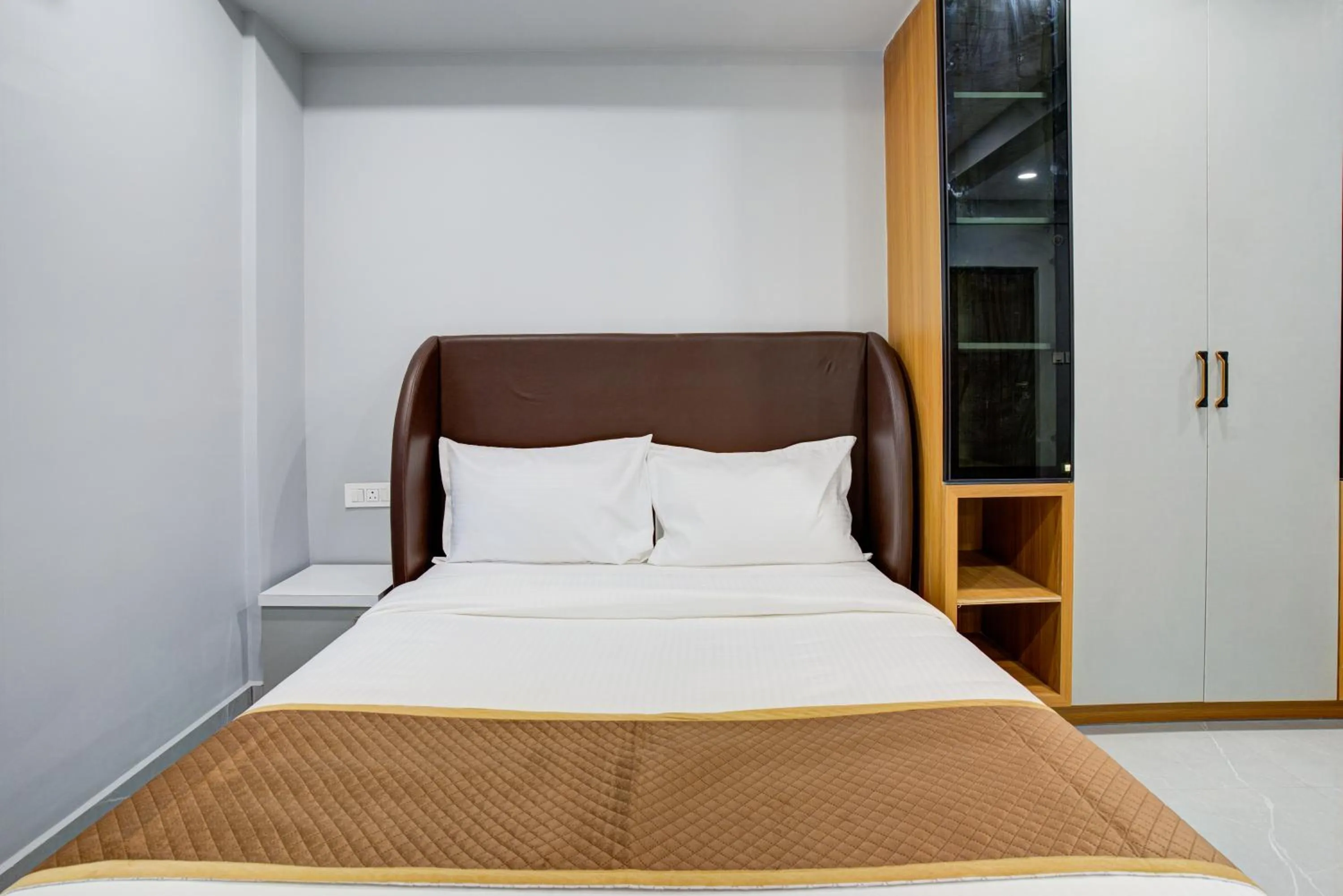 Bed in Hotel Well Suites Near Electronic City 400 Mtr