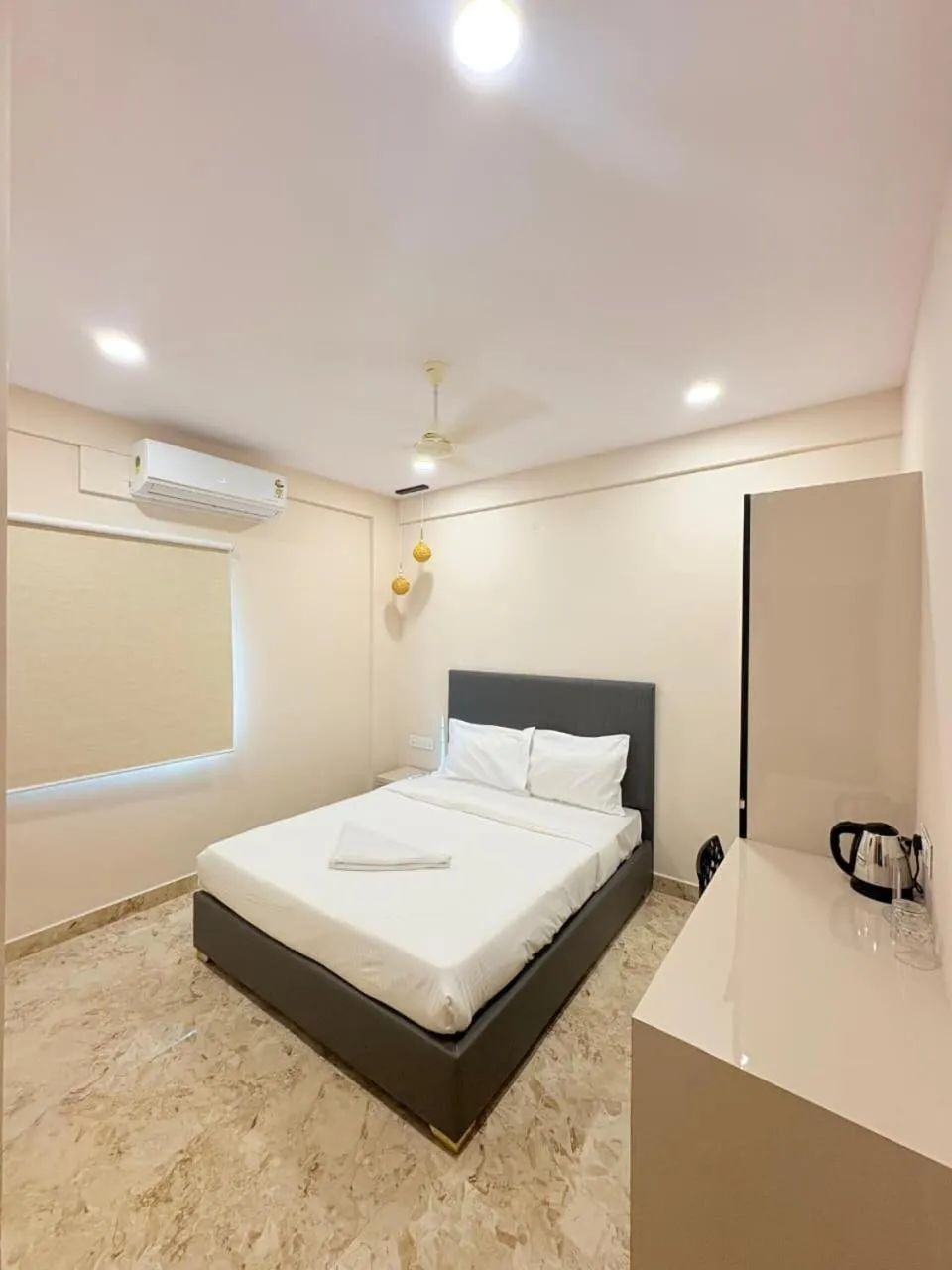 Bed in Hotel Well Suites Near Electronic City 400 Mtr