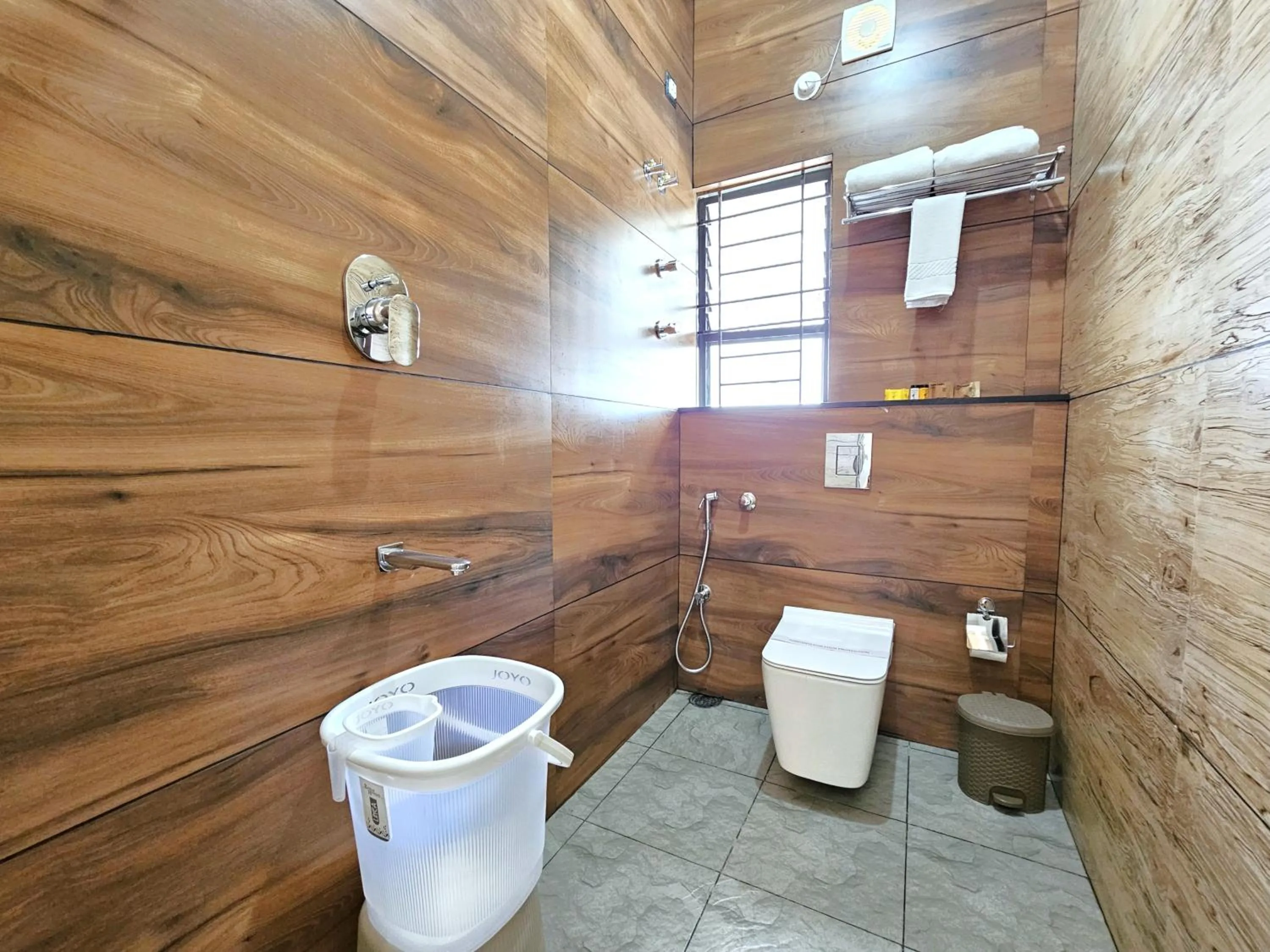 Two-Bedroom Apartment in City Service Apartment