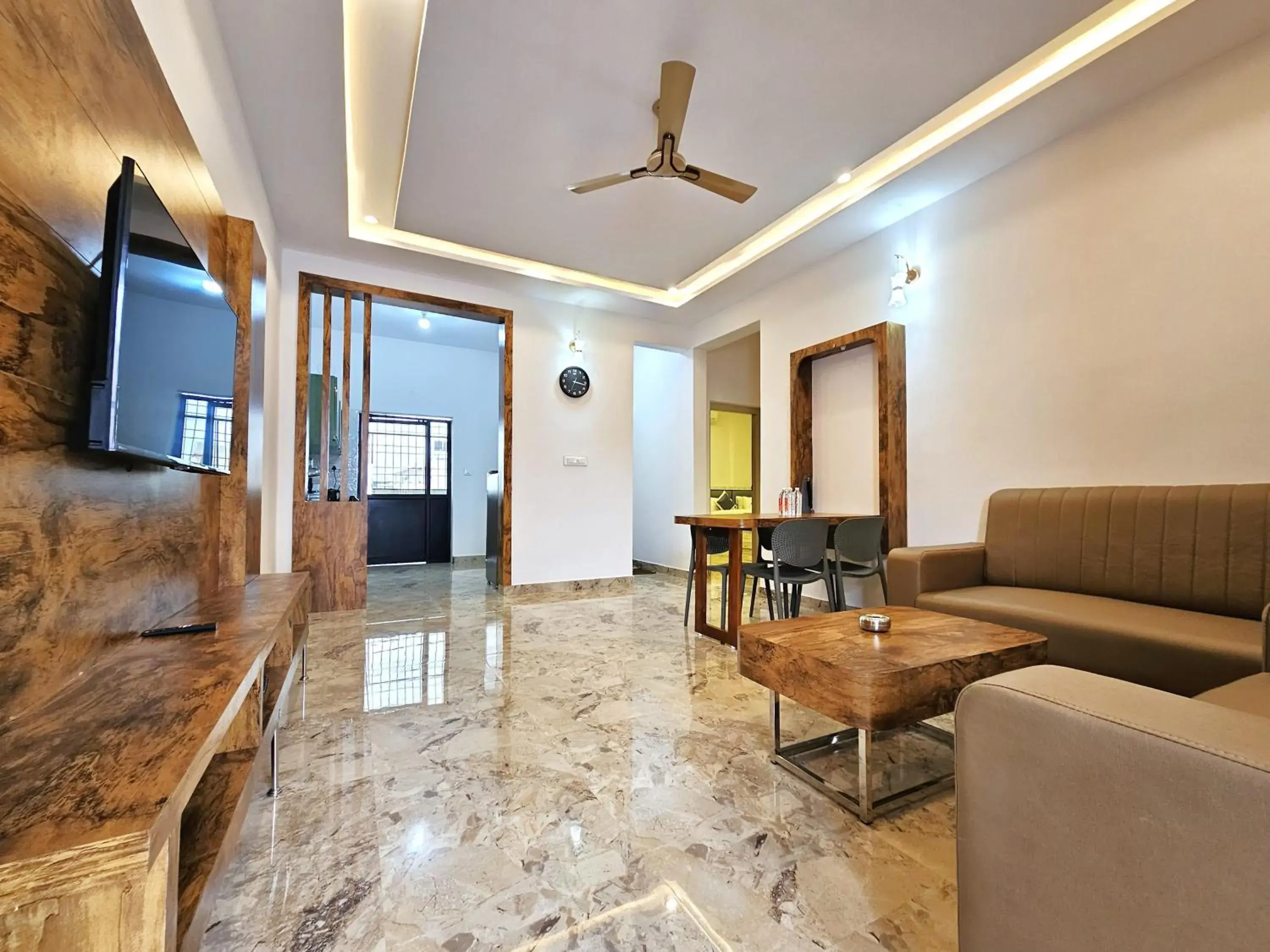 Two-Bedroom Apartment in City Service Apartment Two-Bedroom Apartment in City Service Apartment