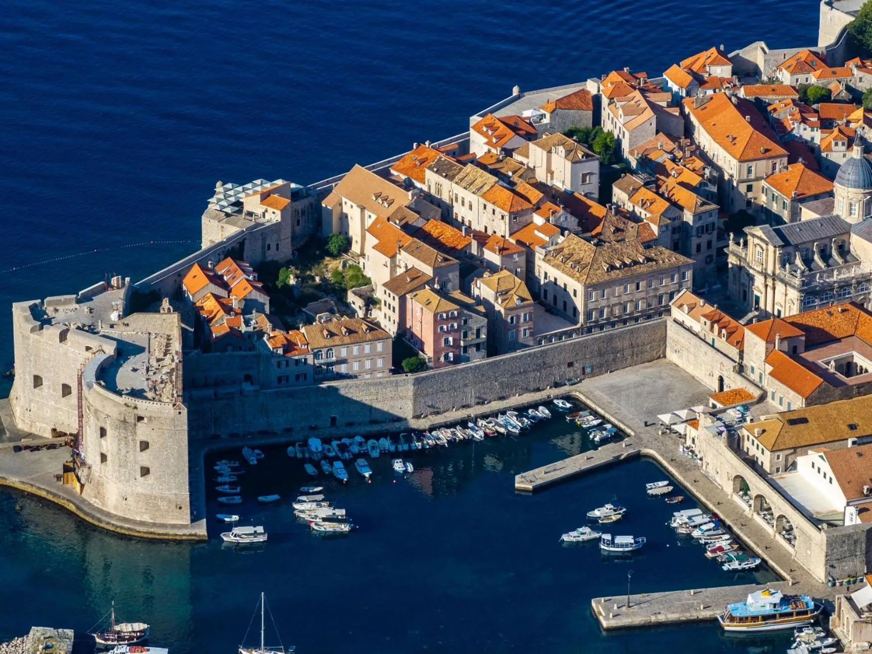 Landmark view in Casa Rosa