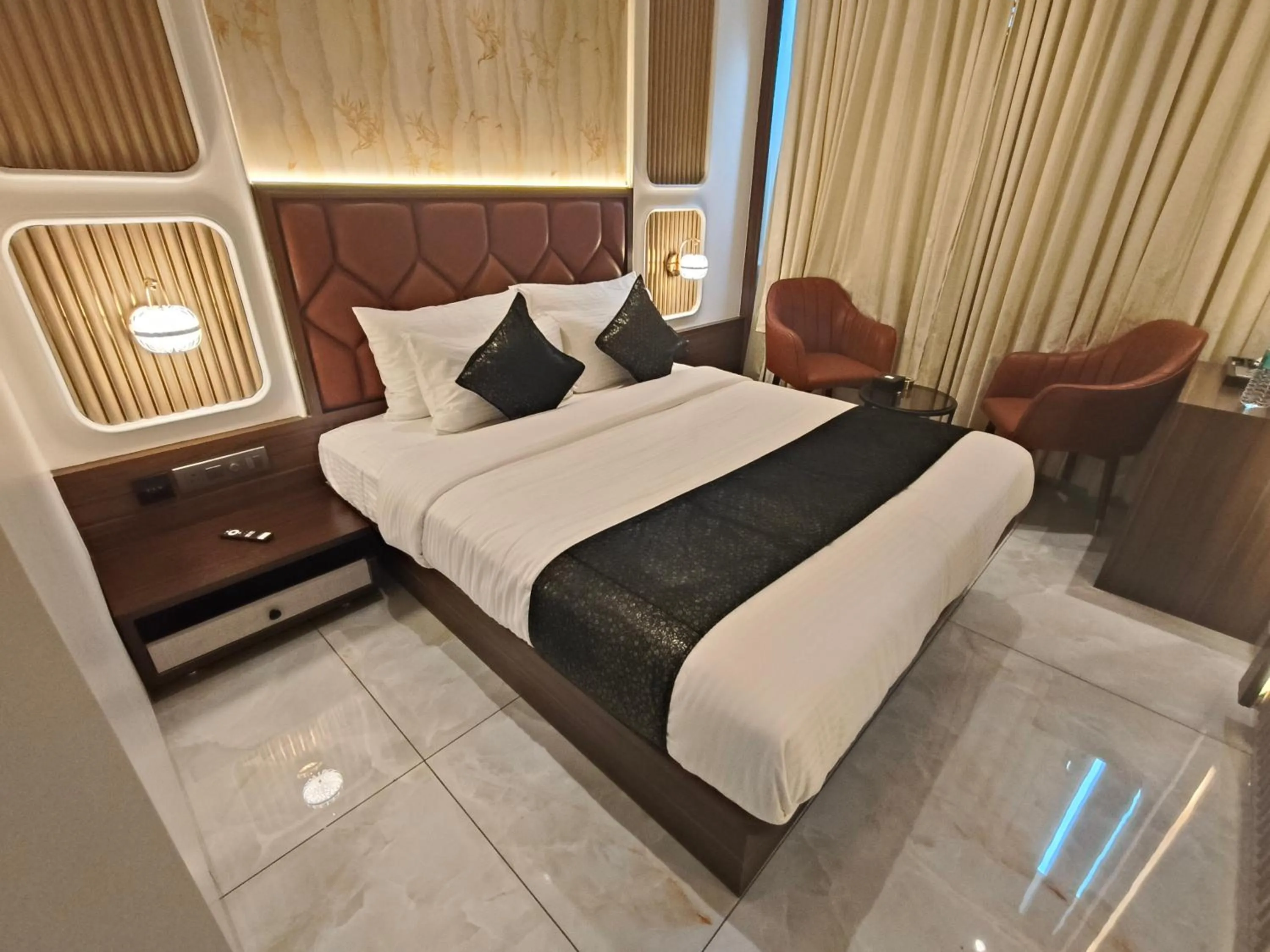 Bed in Hotel Ocean Residency Thane West