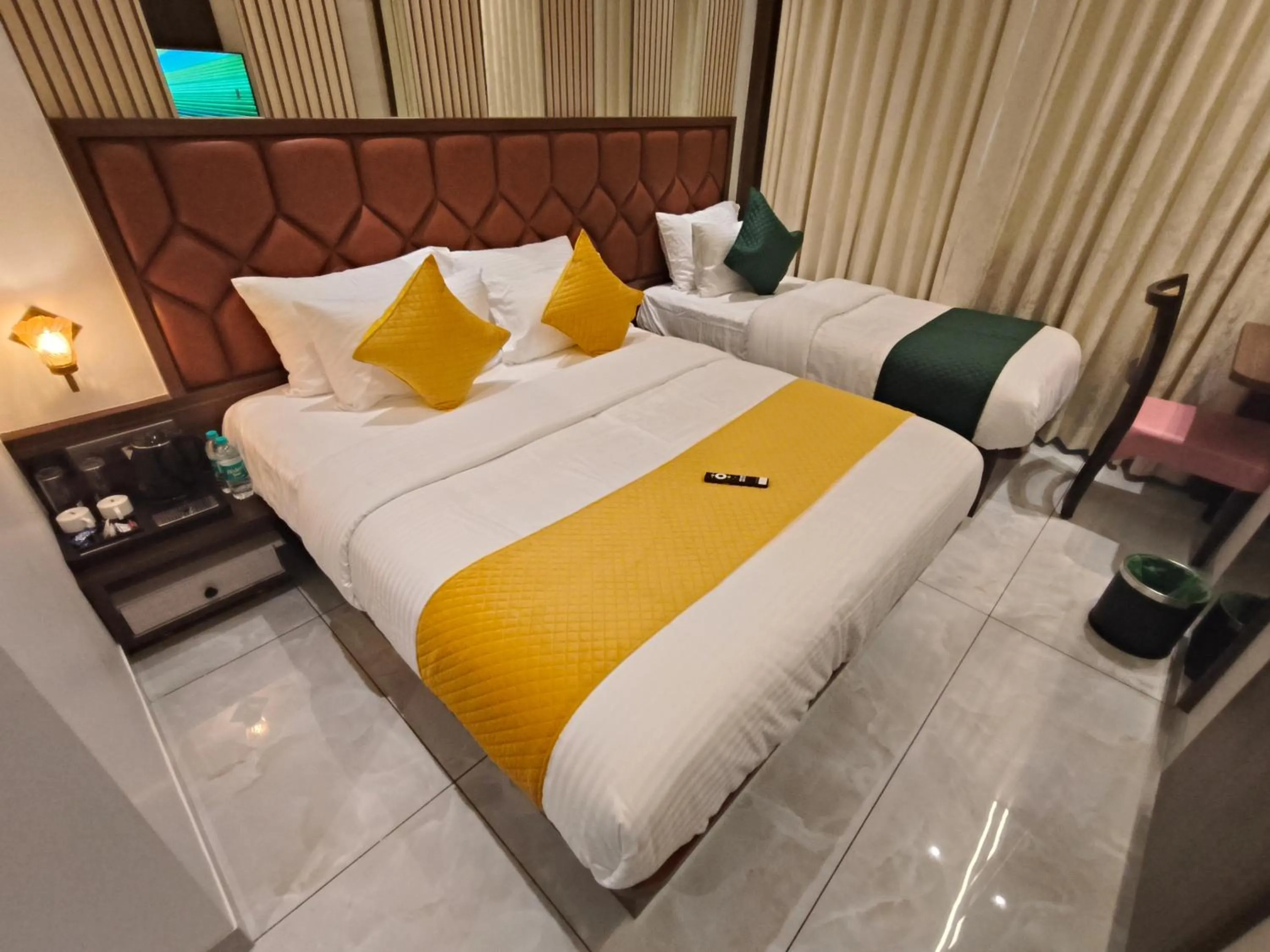 Bed in Hotel Ocean Residency Thane West