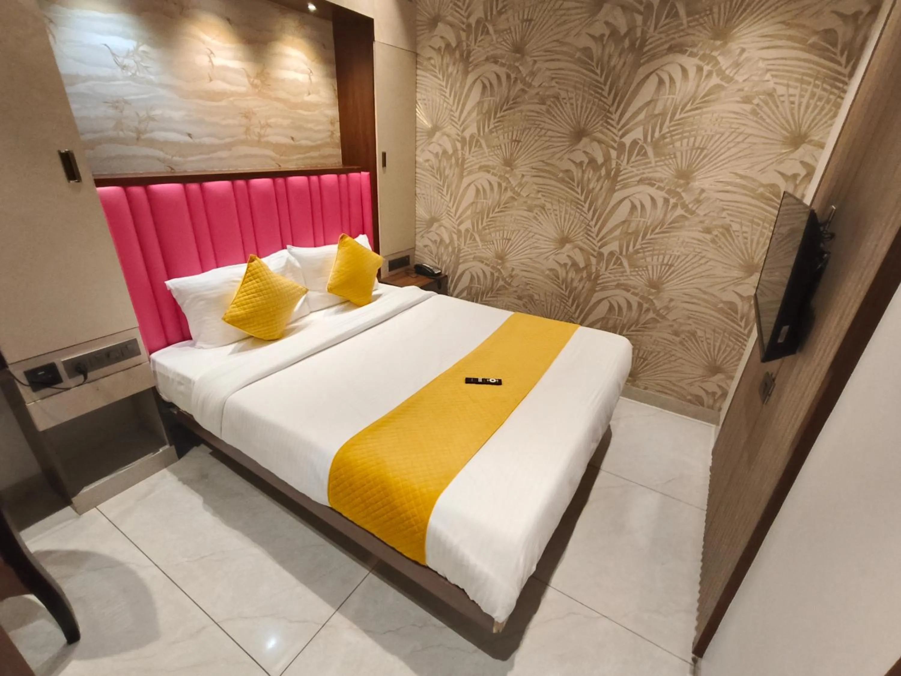 Photo of the whole room, Bed in Hotel Ocean Residency Thane West