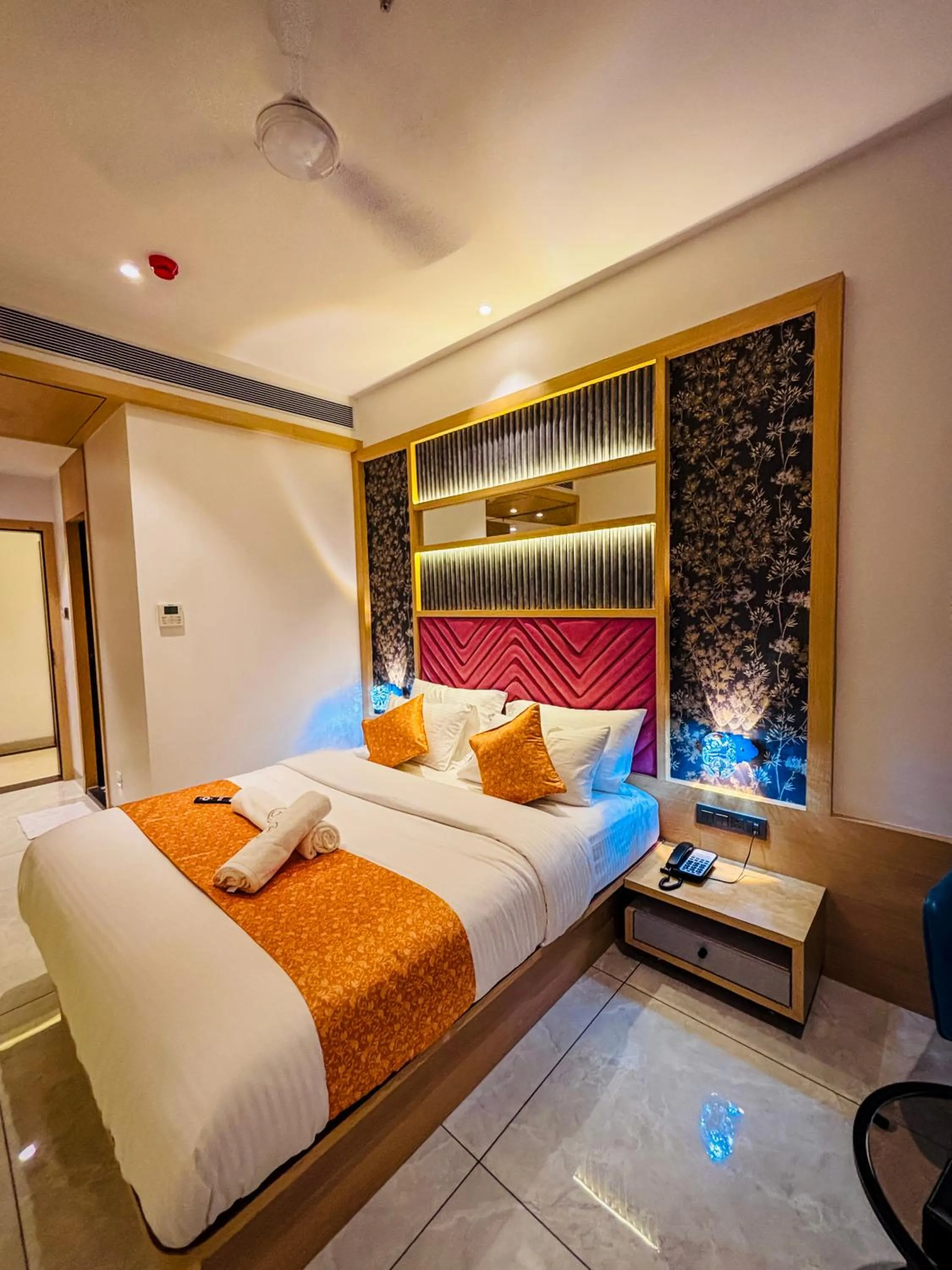 Bed in Hotel Ocean Residency Thane West