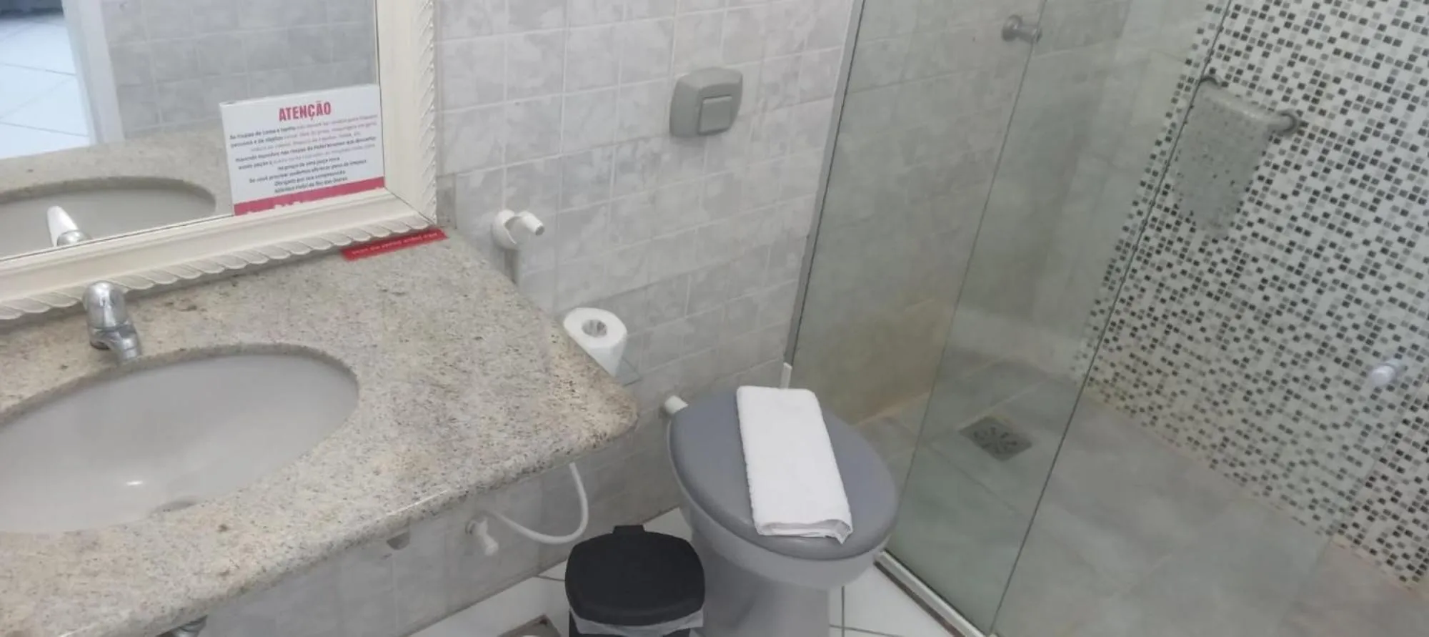 Photo of the whole room in Atlântico Hotel