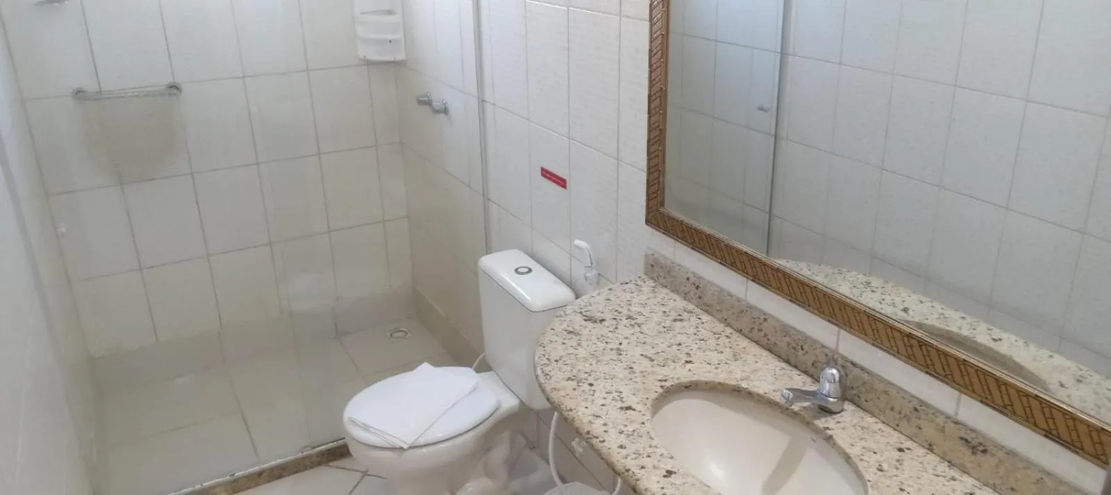 Photo of the whole room in Atlântico Hotel