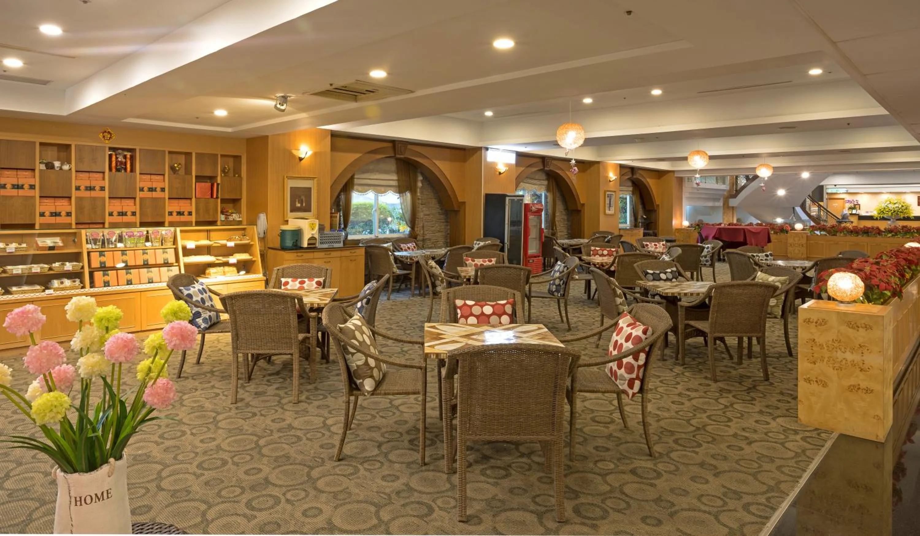 Restaurant/places to eat in Le Beau Max Resort