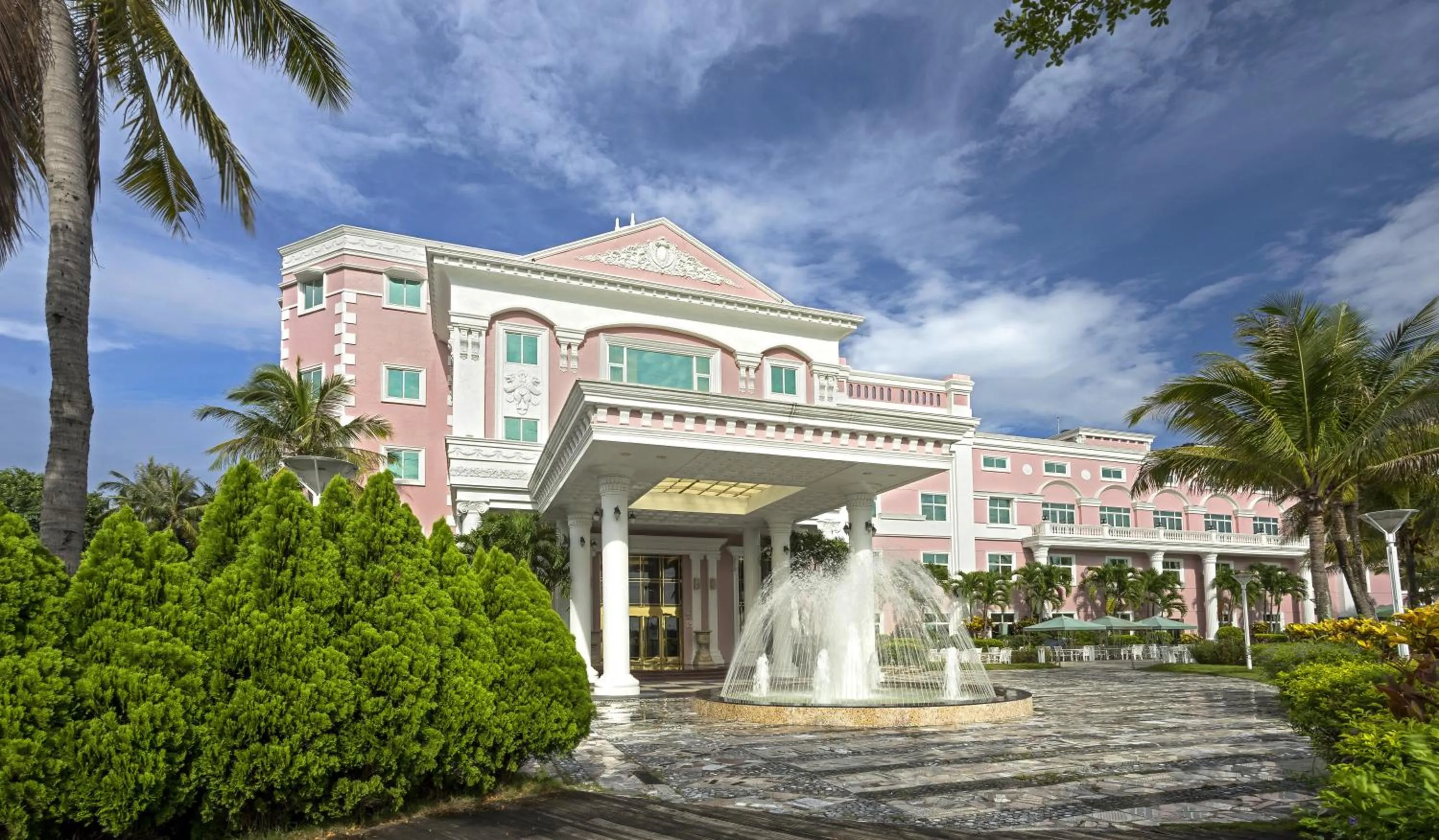 Facade/entrance in Le Beau Max Resort