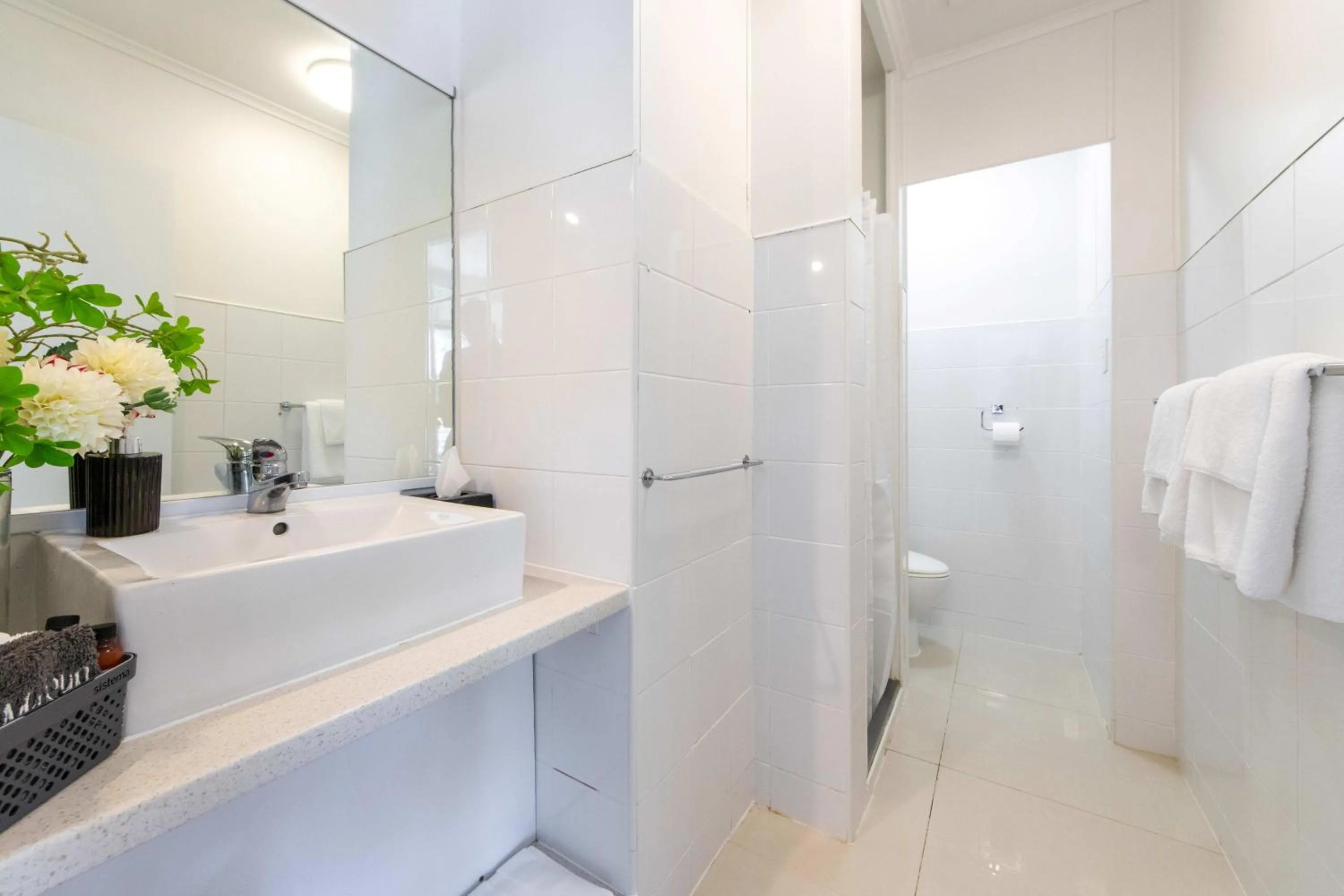 Bathroom in Aarangi Motel