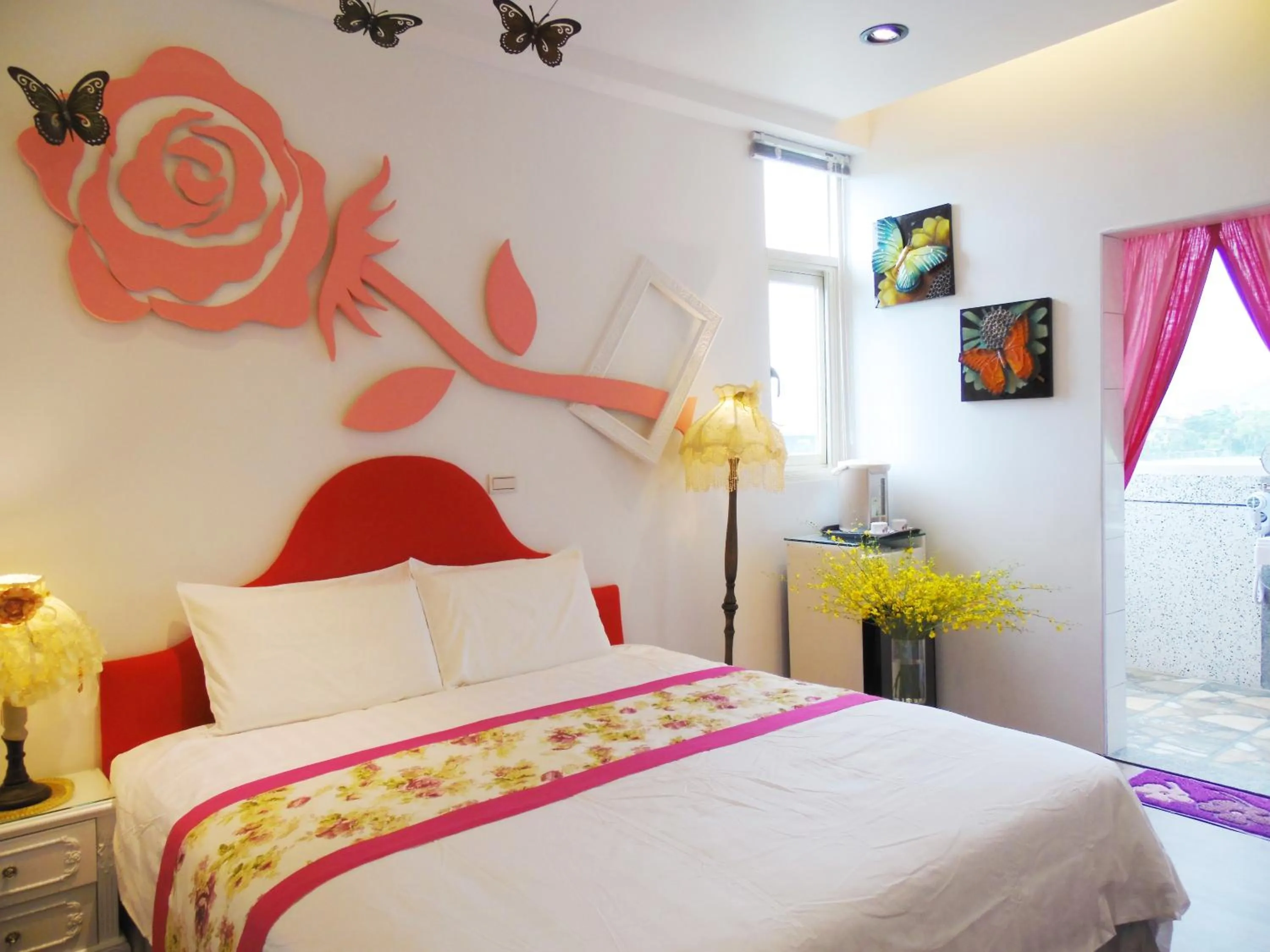 Bedroom, Bed in Footprint Garden B&B