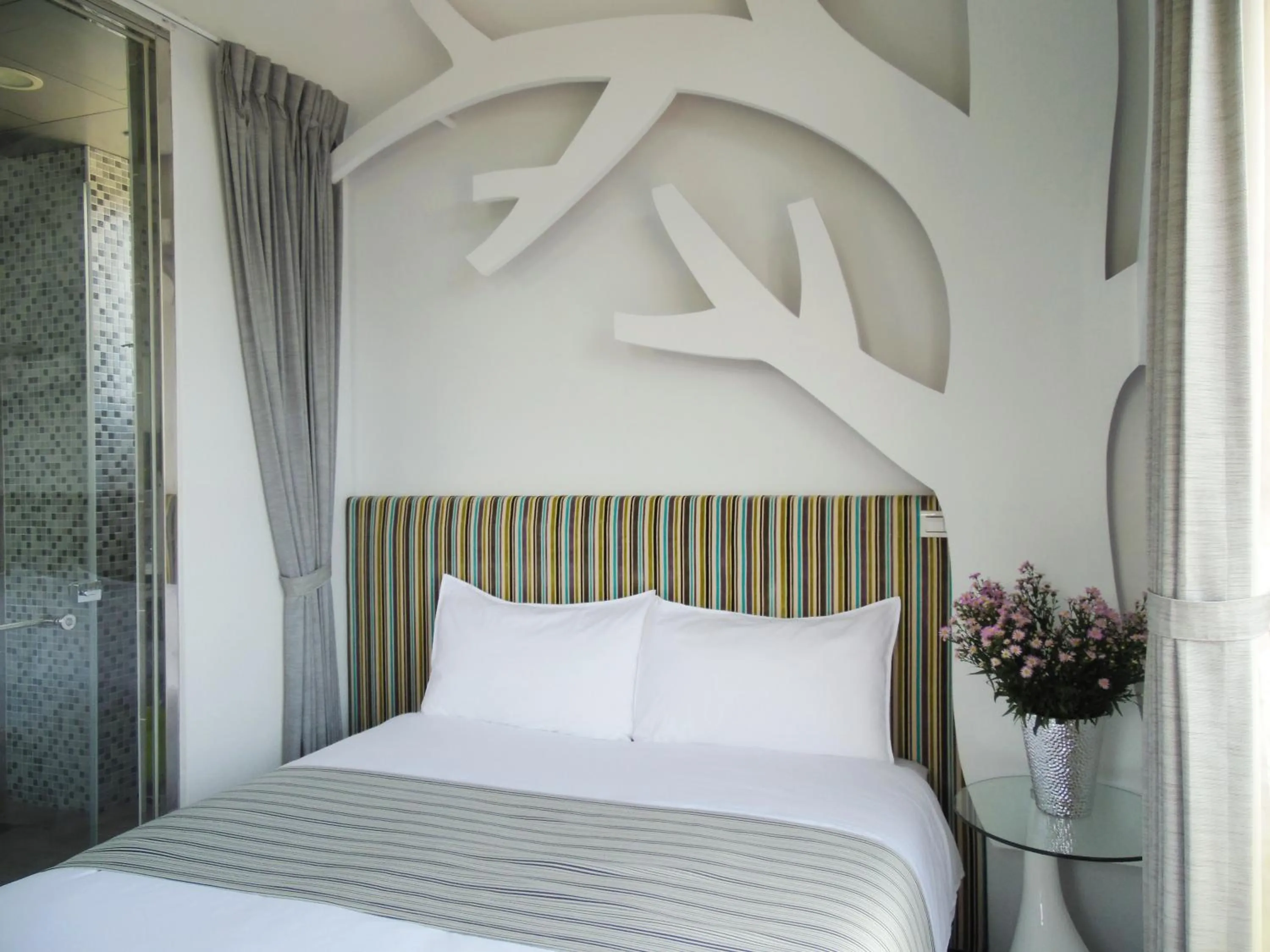 Bedroom, Bed in Footprint Garden B&B