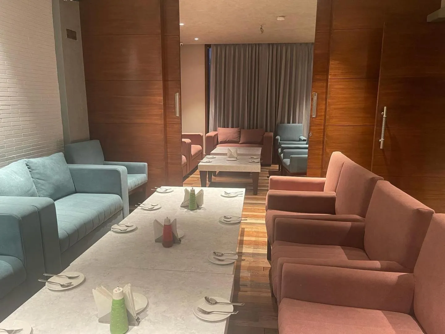 Seating area in Green Hotel & Restaurant