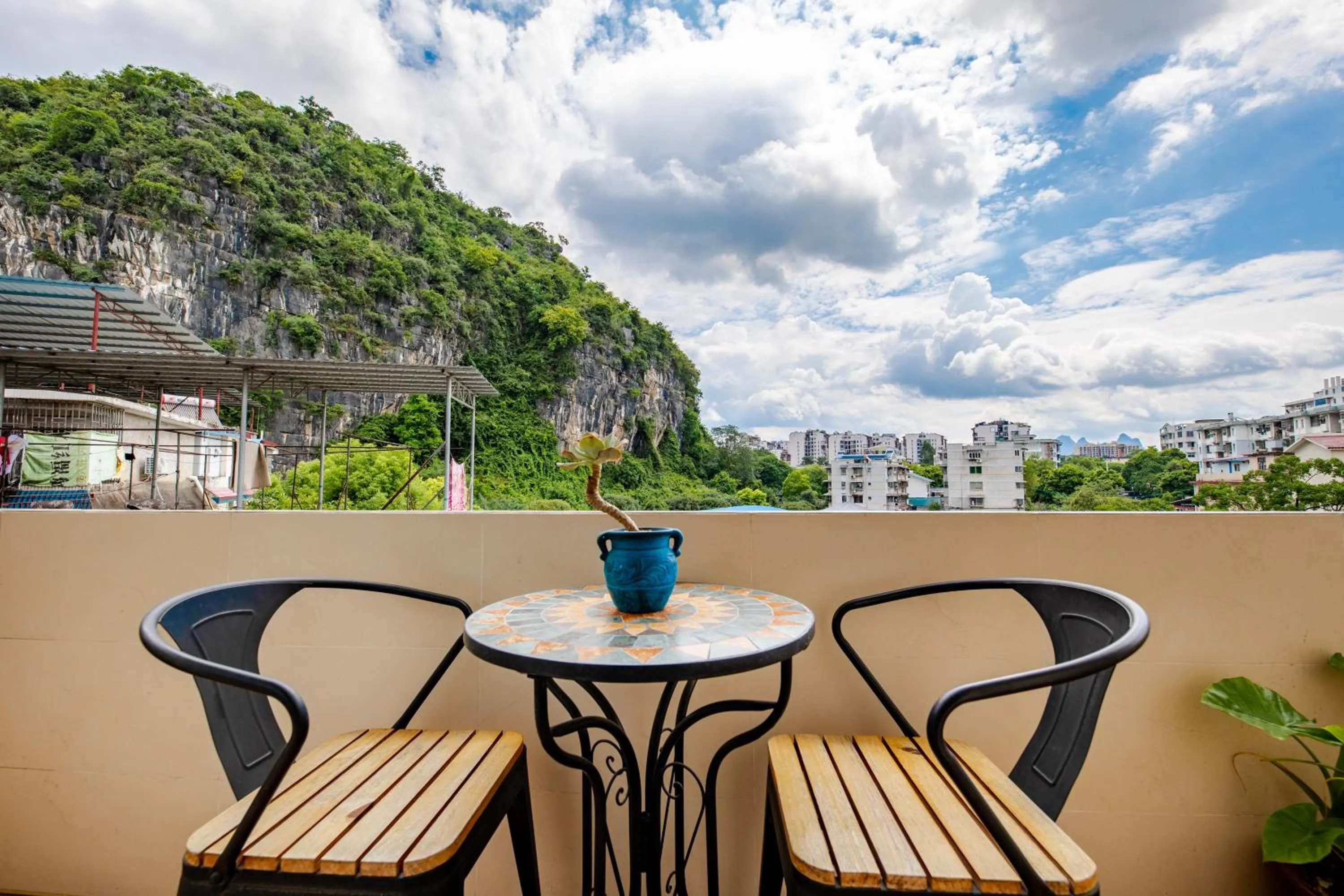 Balcony/Terrace in Junshe Boutique Guest House-Complementary pick up servie for a 3-night stay in a deluxe room