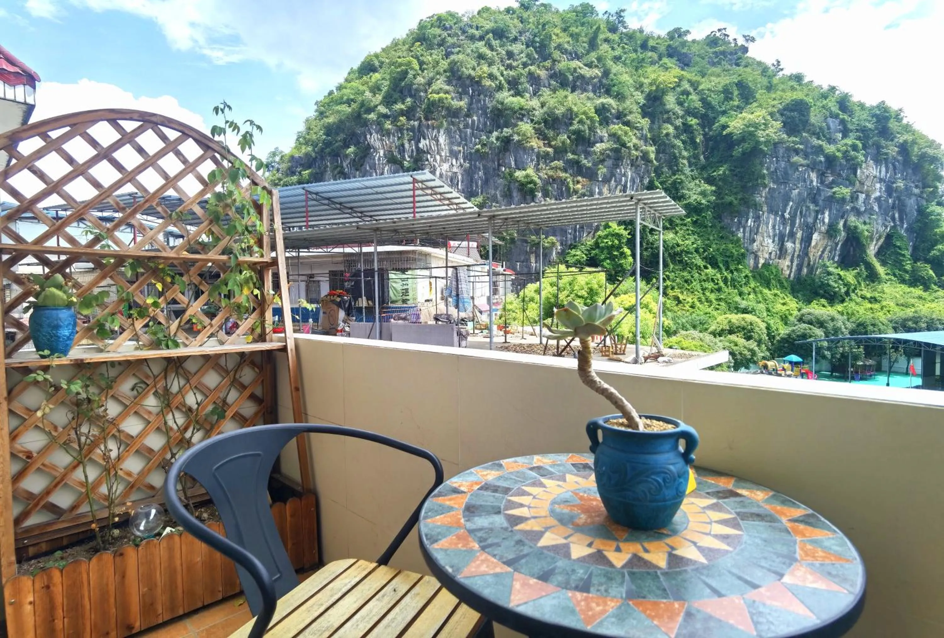 Balcony/Terrace in Junshe Boutique Guest House-Complementary pick up servie for a 3-night stay in a deluxe room