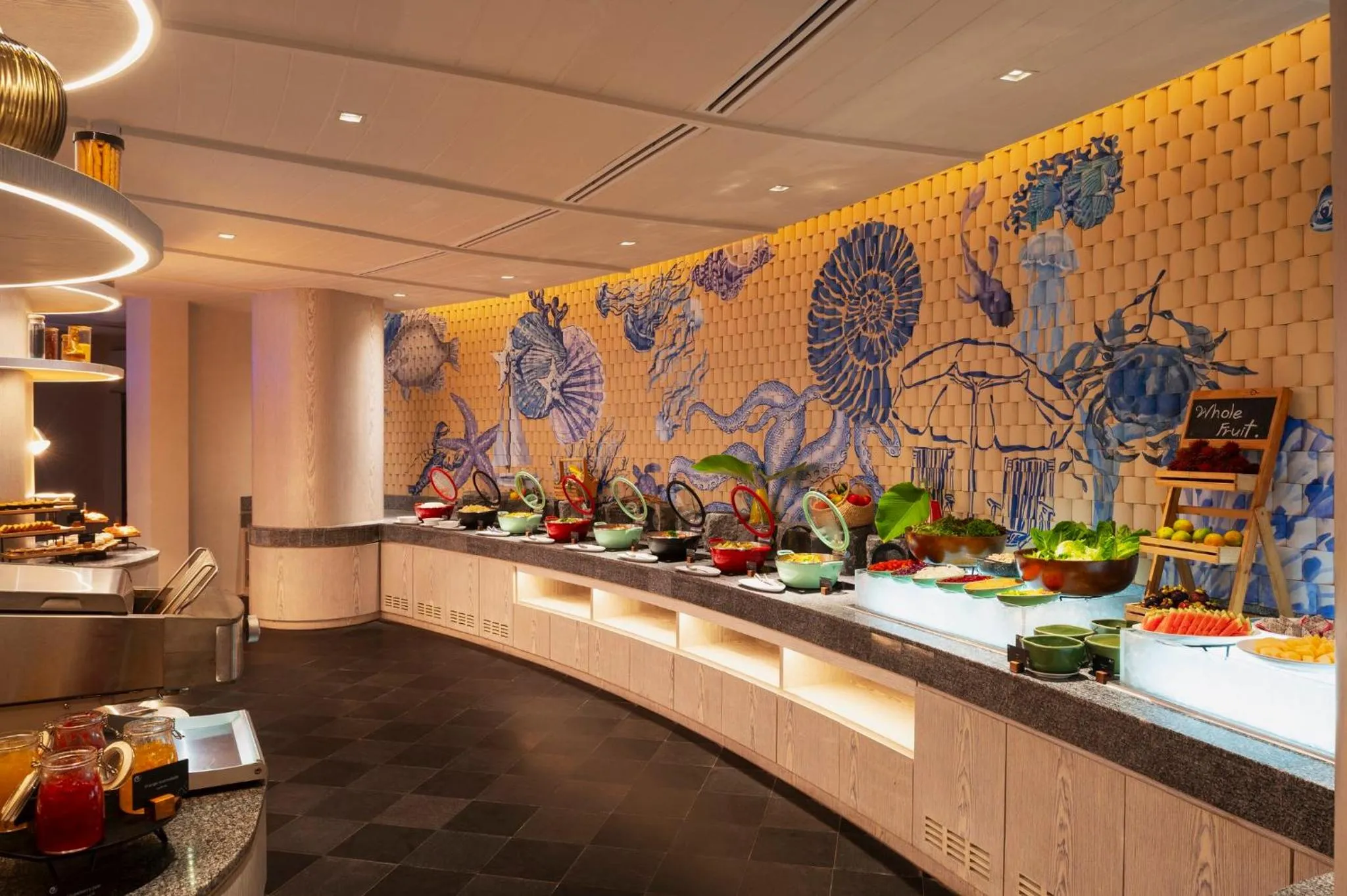 Restaurant/places to eat in Amari Bangsaen