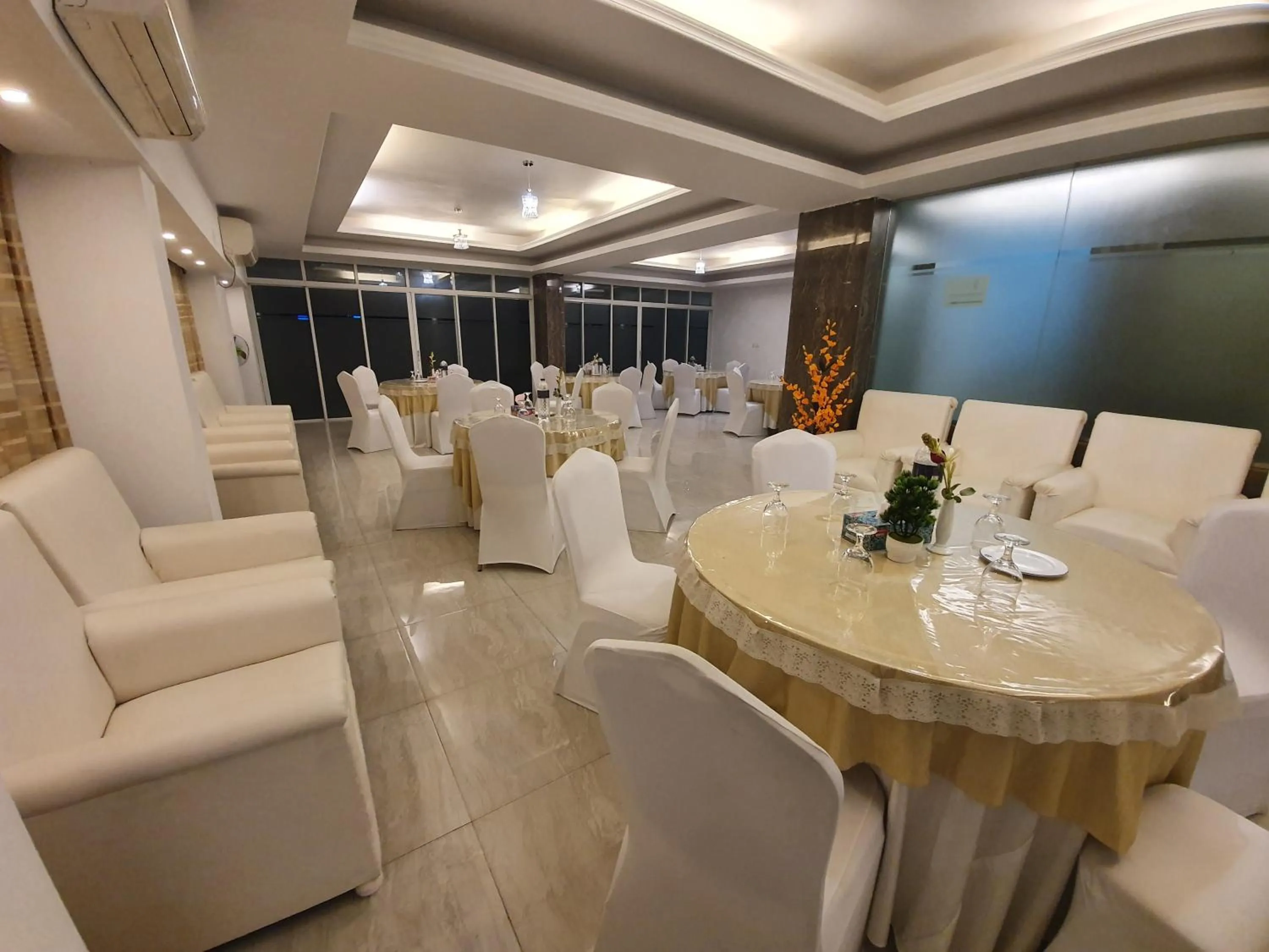 Banquet/Function facilities in Aristocrat Inn - Lake Park & USA club