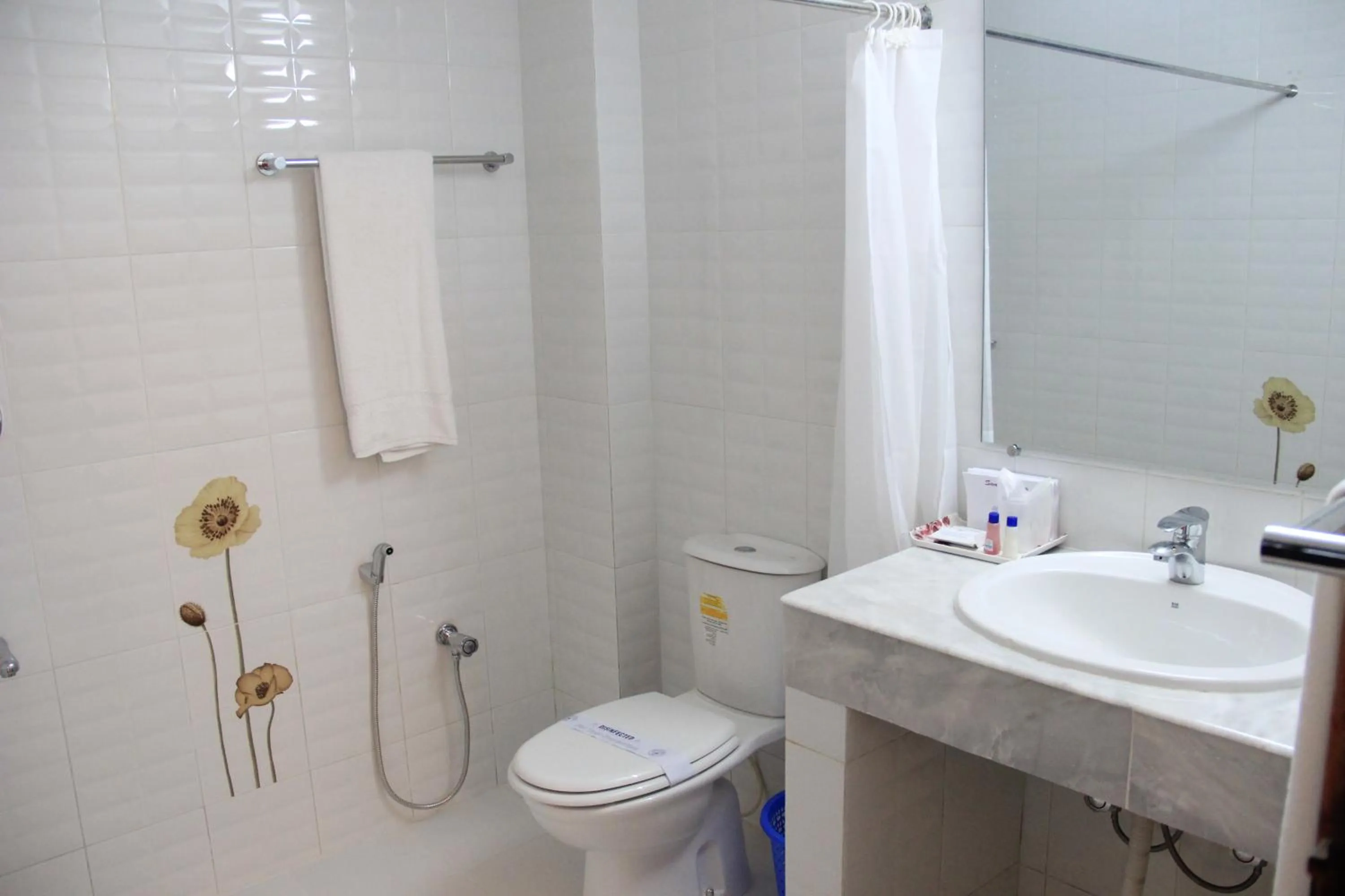 Toilet in Aristocrat Inn - Lake Park & USA club