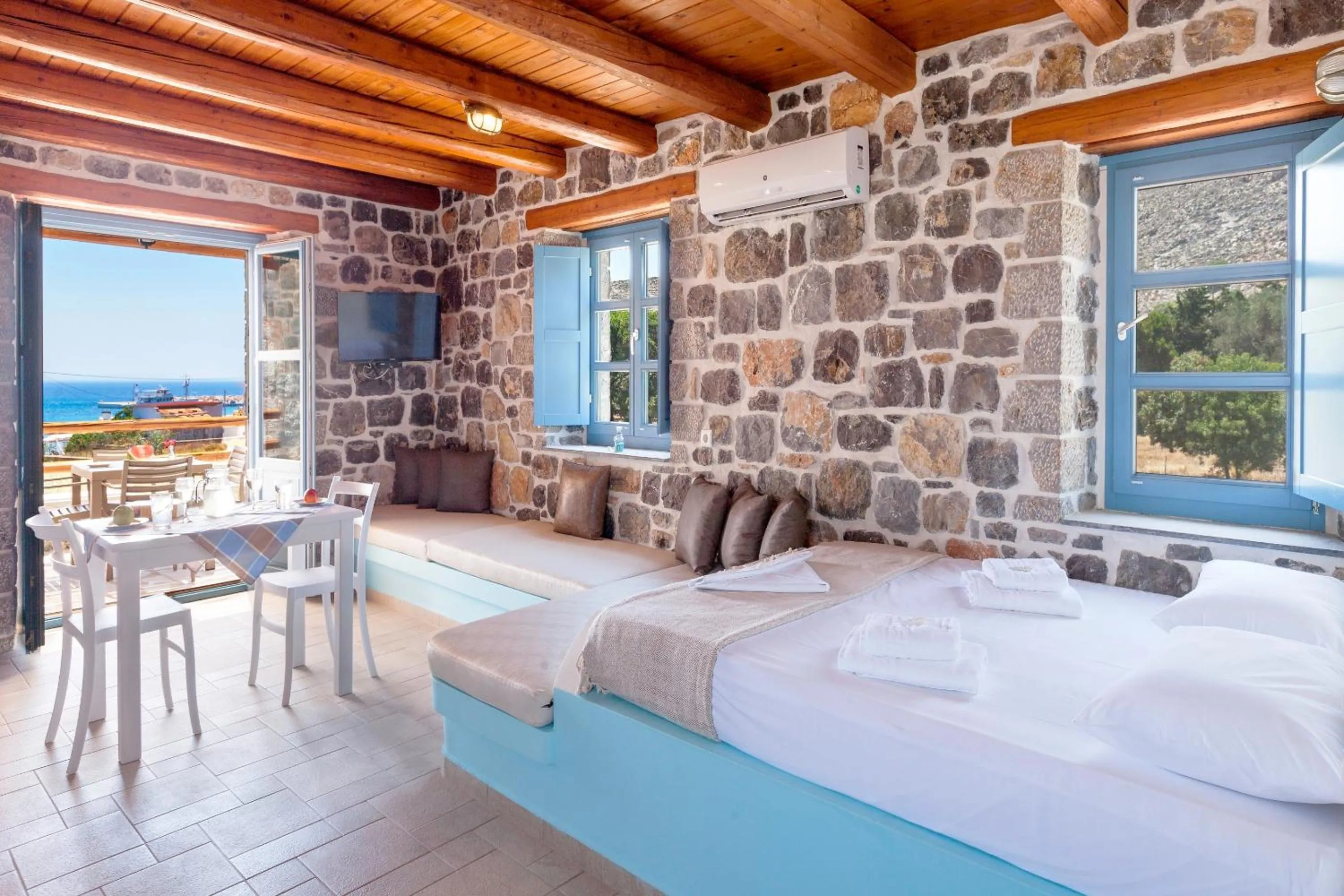 Bed in Pserimos Villas