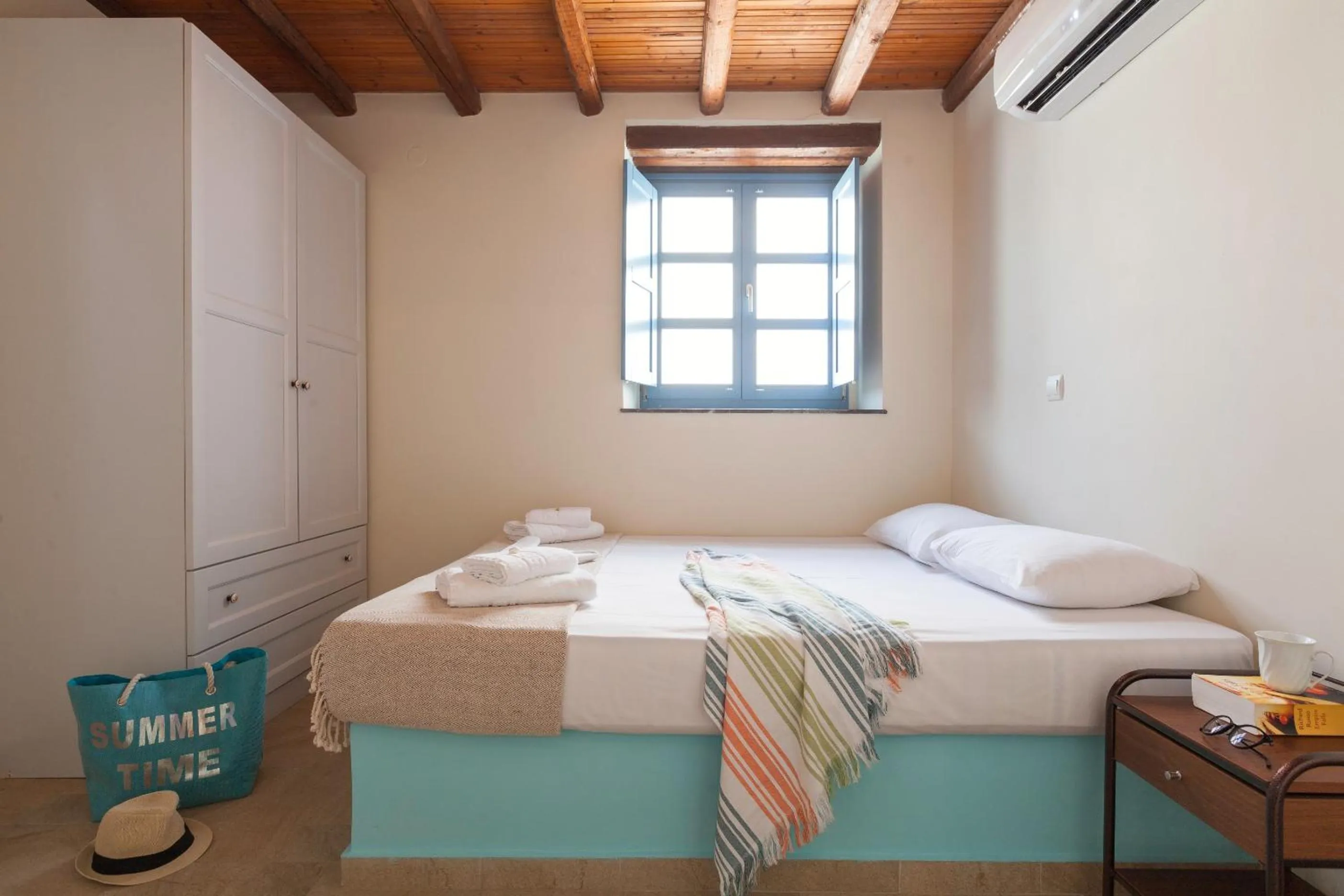 Bed in Pserimos Villas