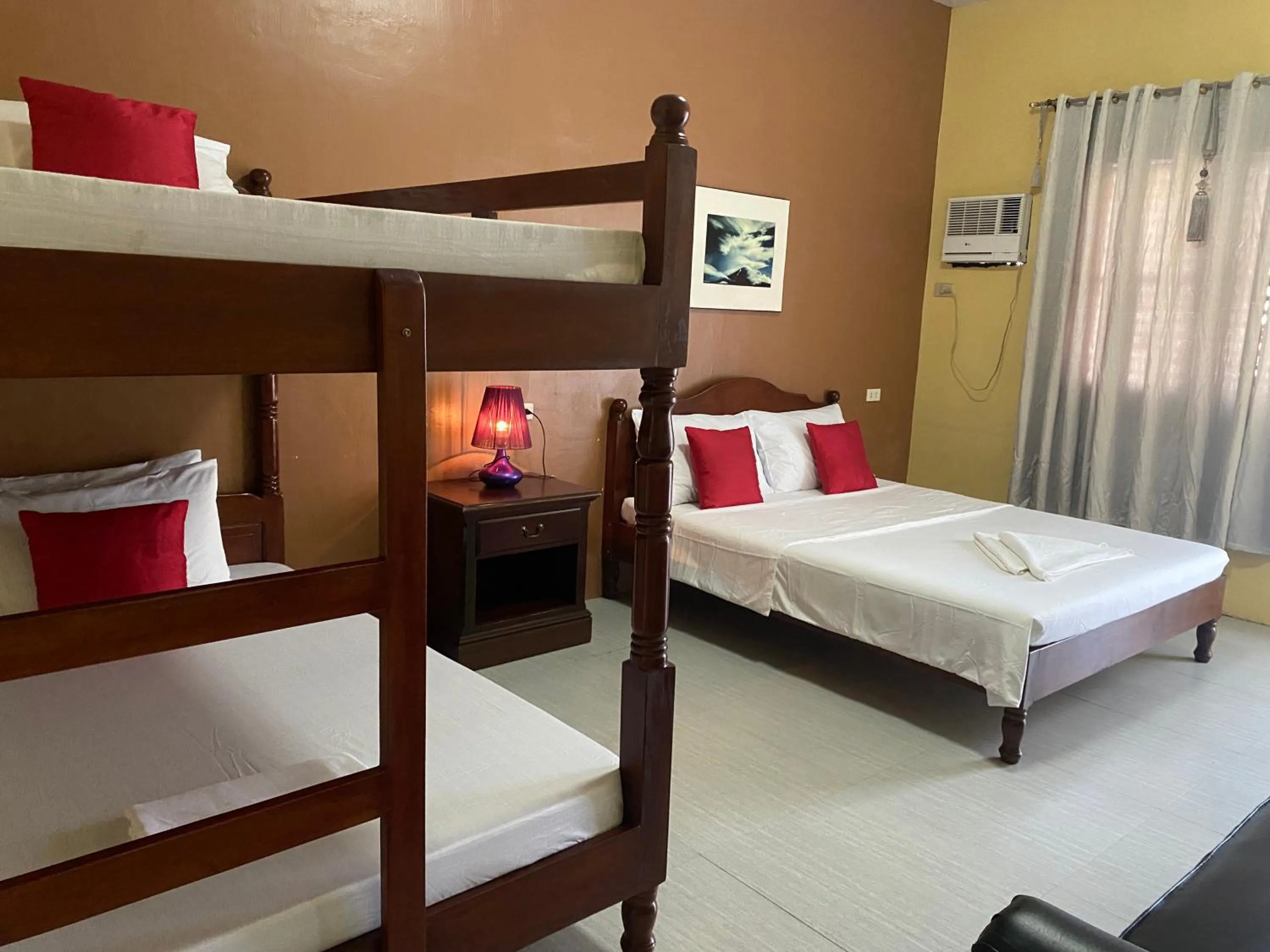 Bed in Mount Pinatubo Base Camp at CASA HERMOGINA