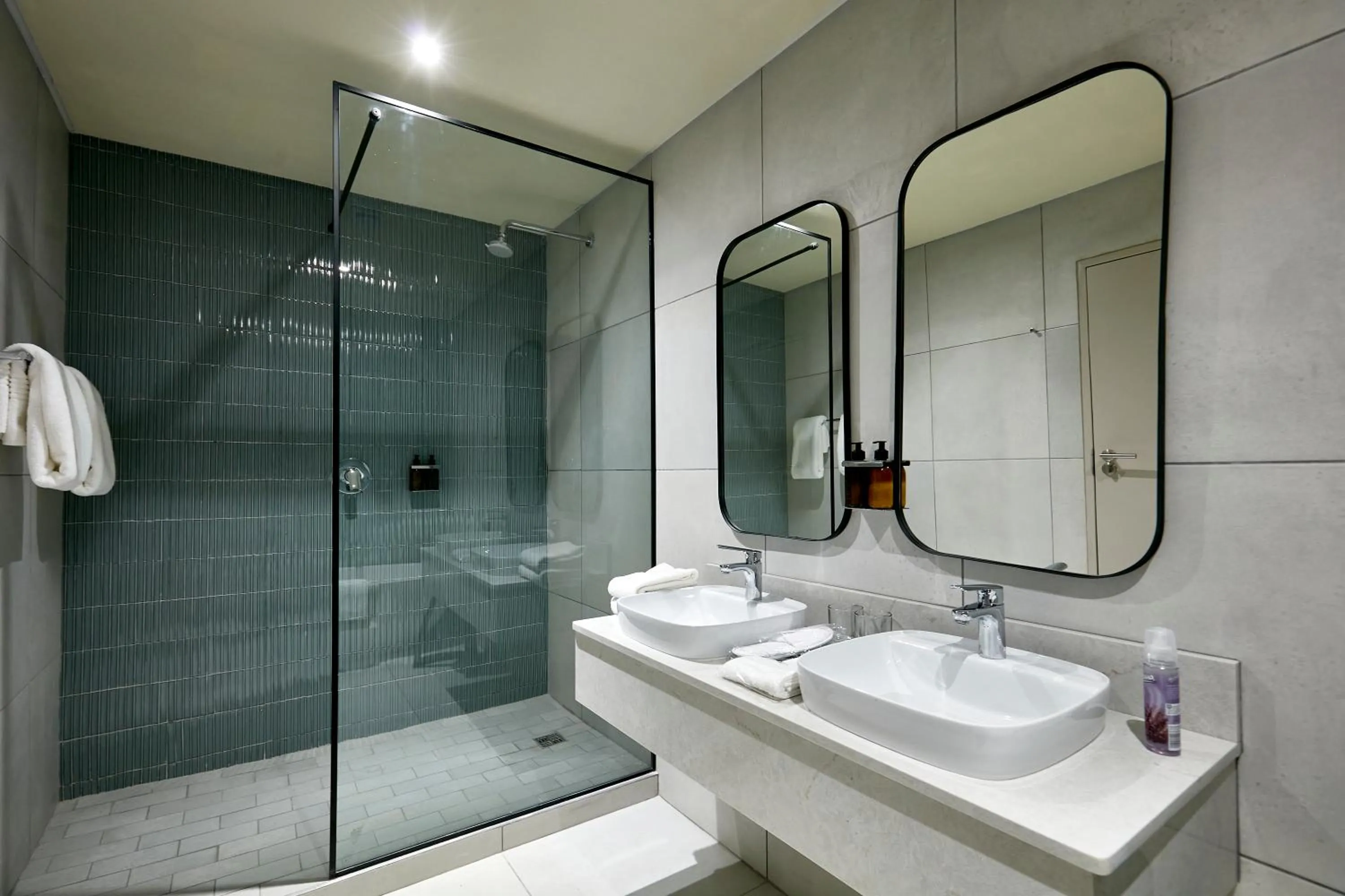 Shower in Cresta Mahalapye Hotel