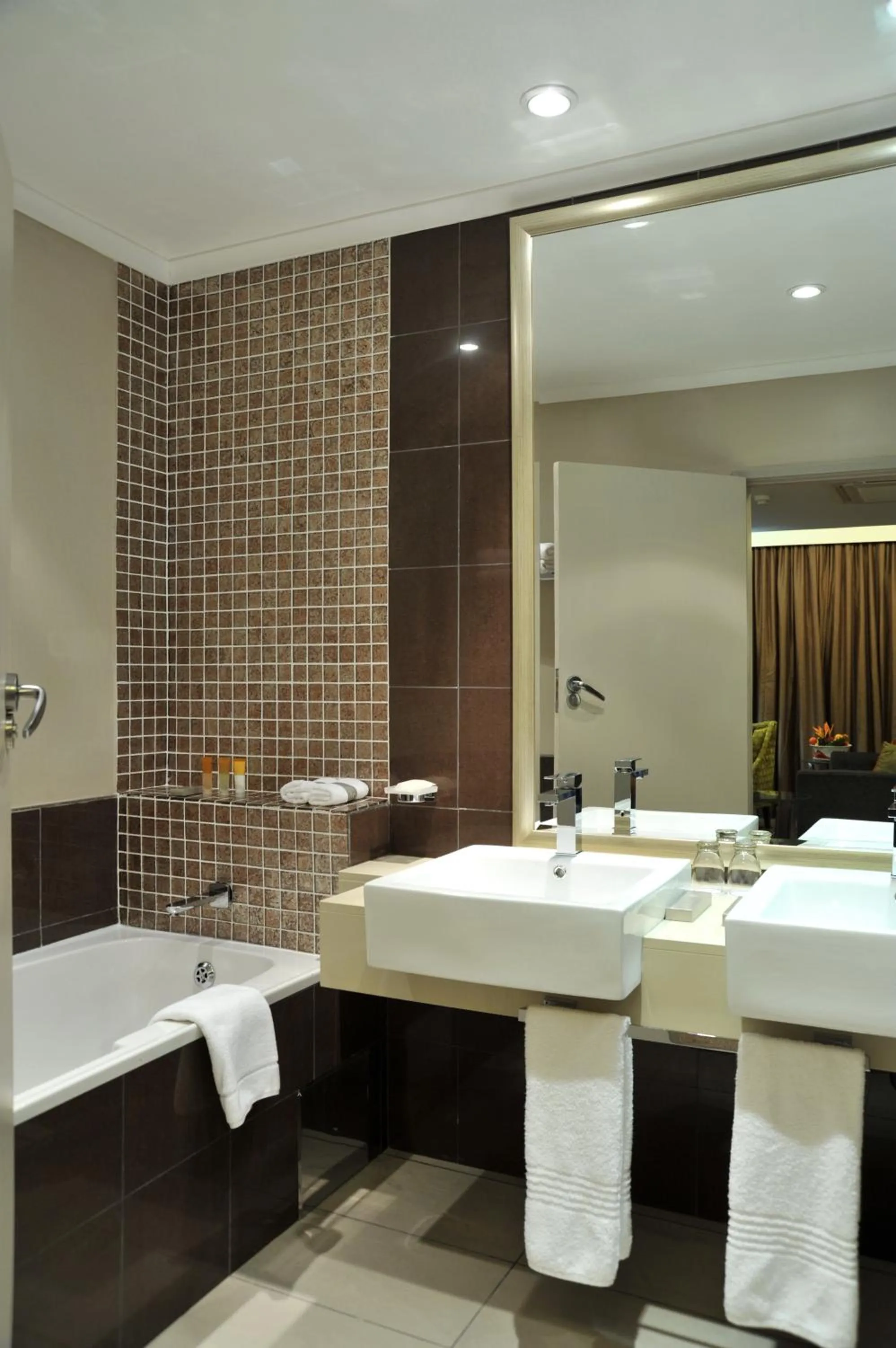 Bathroom in Cresta Mahalapye Hotel