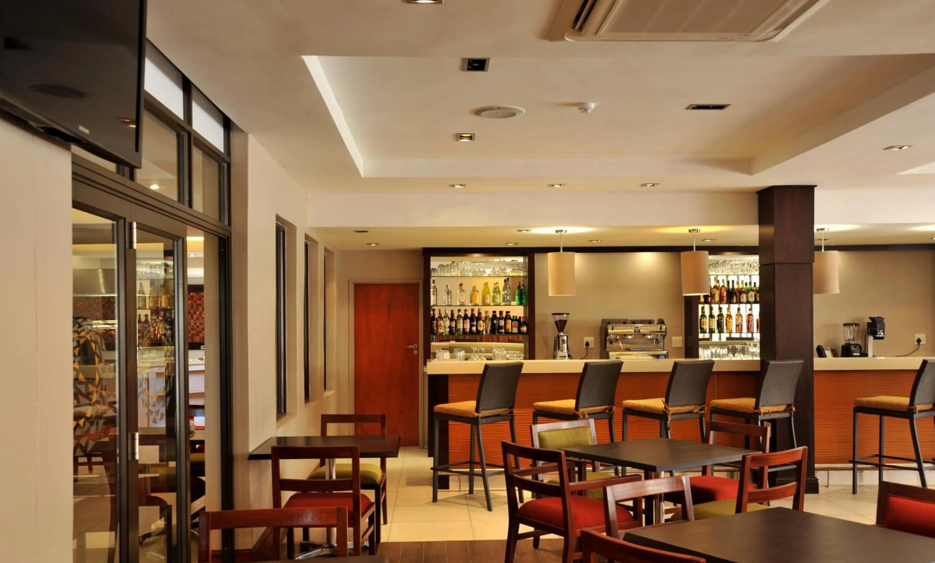 Lounge or bar in Cresta Mahalapye Hotel