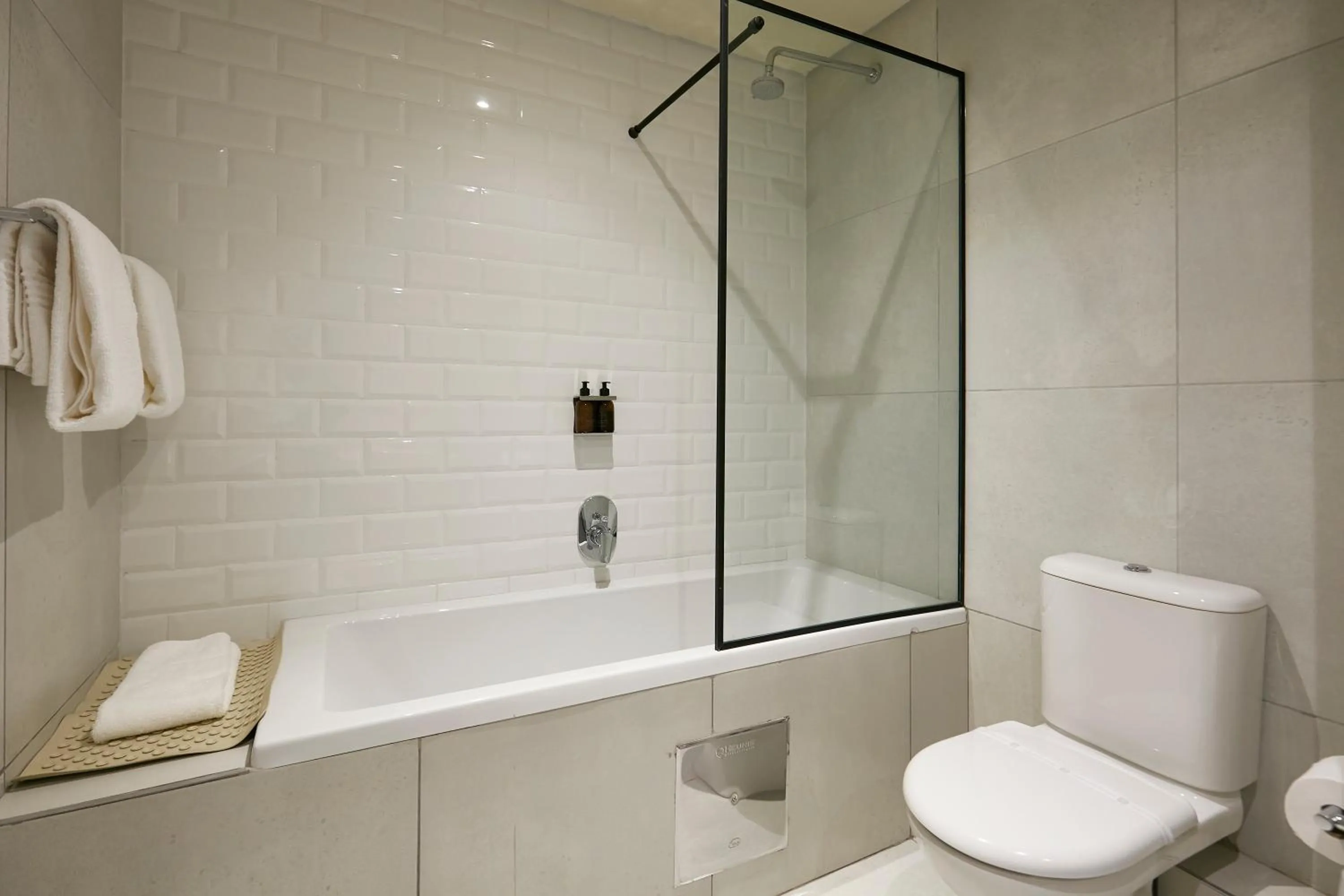 Shower in Cresta Mahalapye Hotel