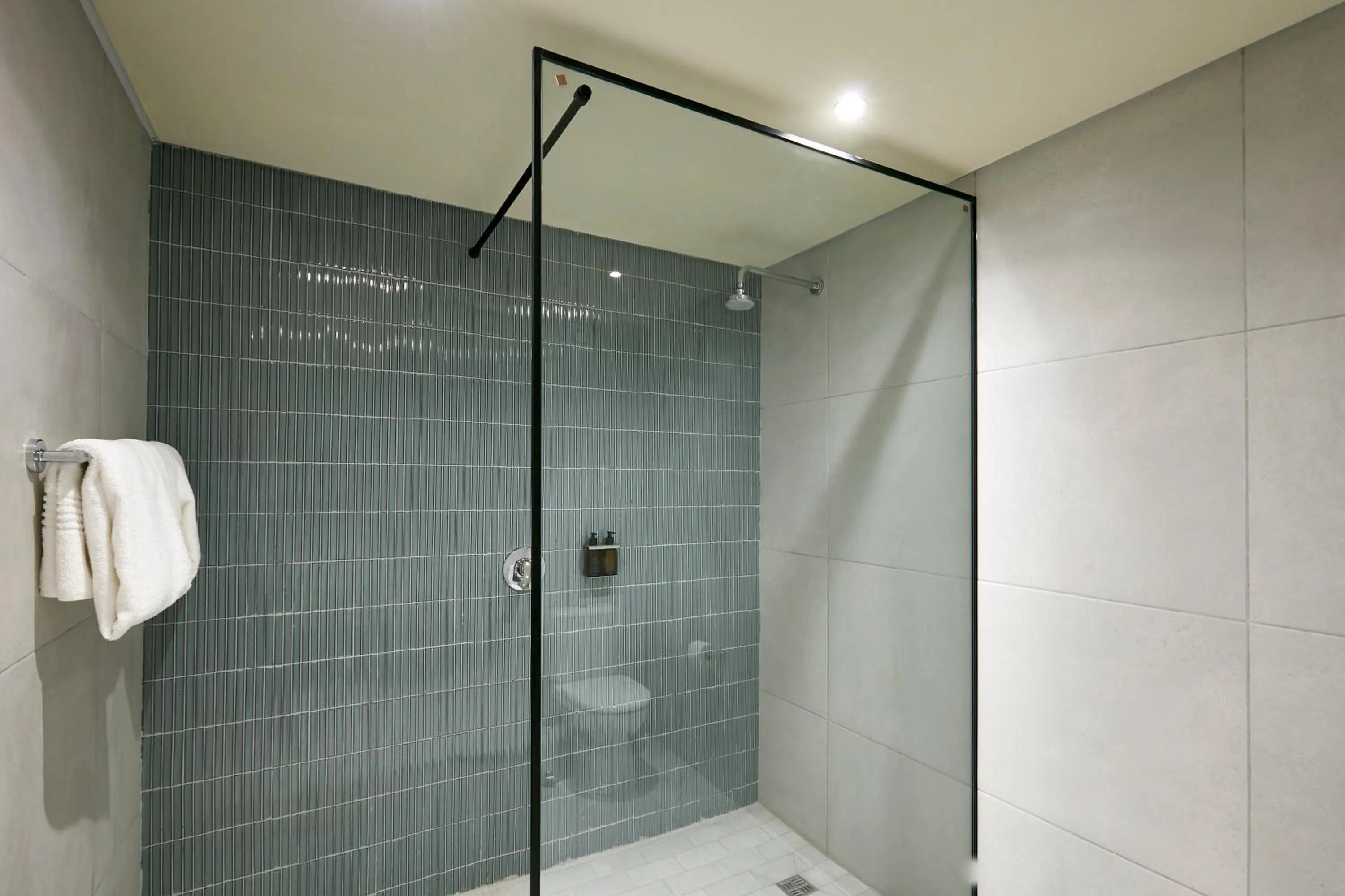 Shower in Cresta Mahalapye Hotel