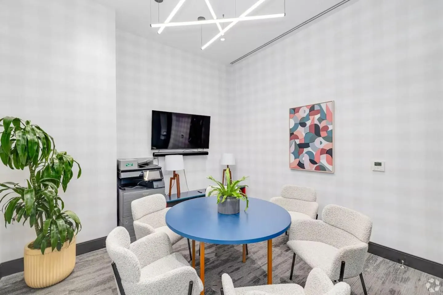 Communal lounge/ TV room in Luxury Apartments by Hyatus at Central Philly