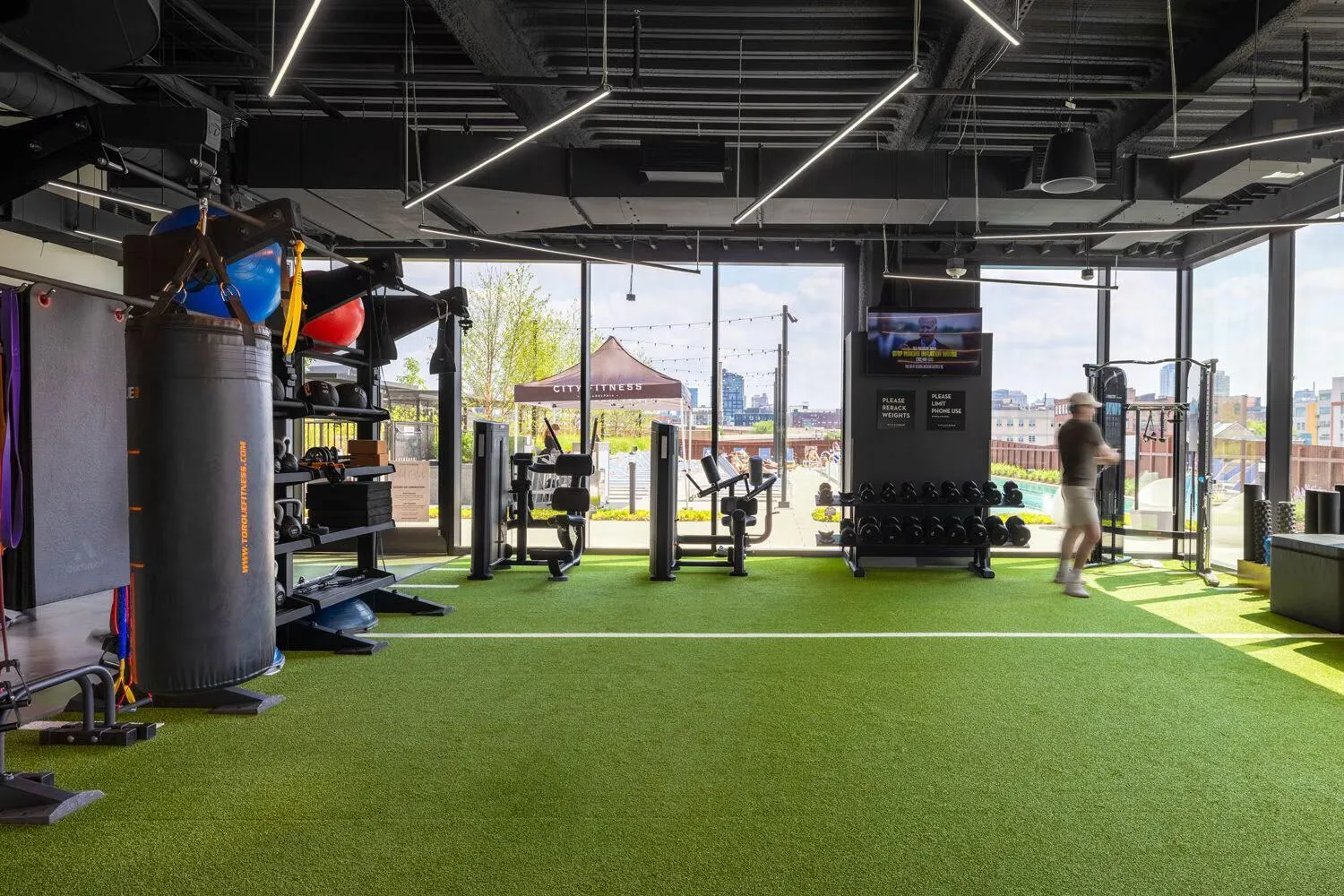 Fitness centre/facilities in Luxury Apartments by Hyatus at Central Philly