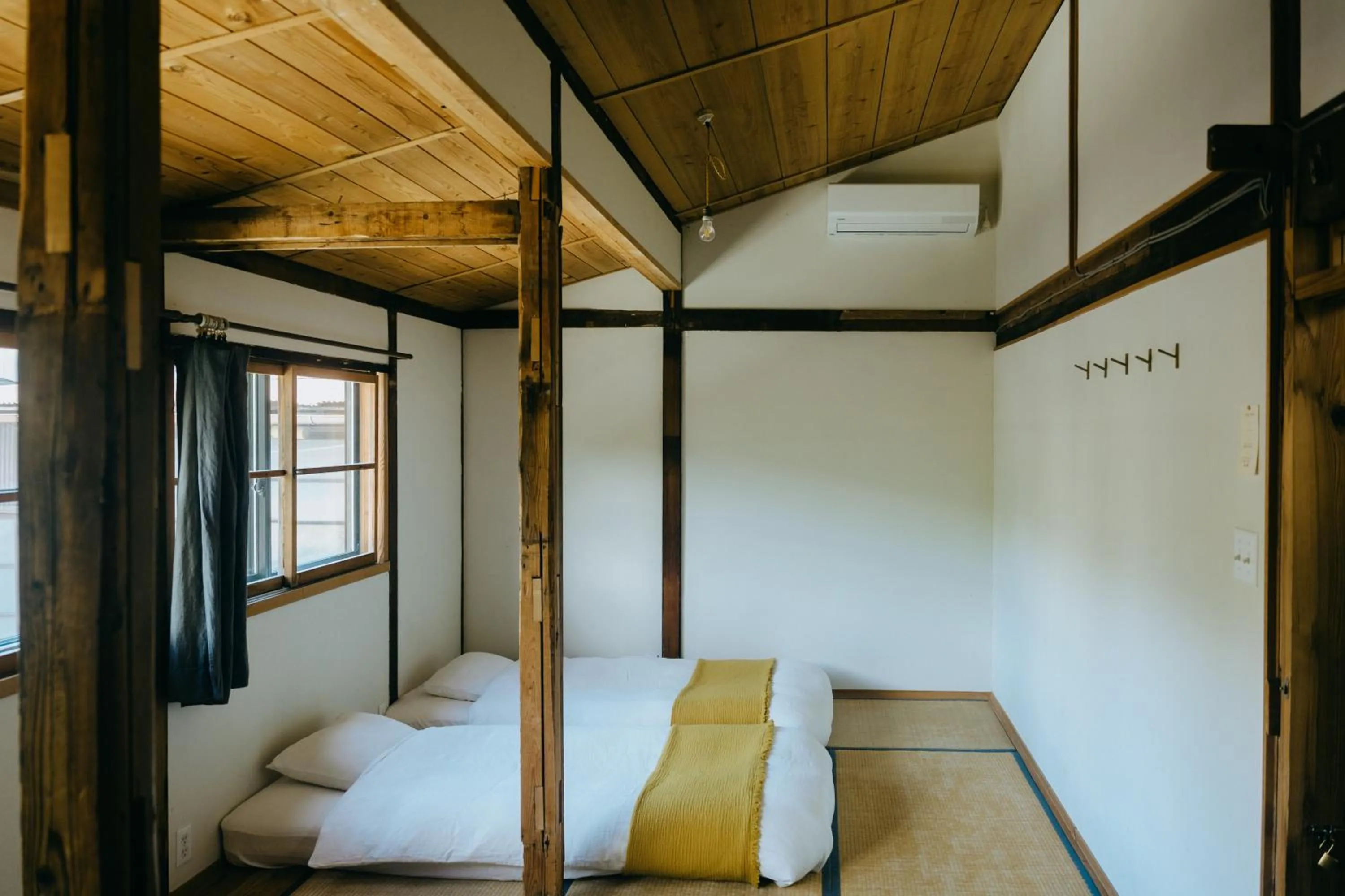 Photo of the whole room, Bed in Hostel Saruya