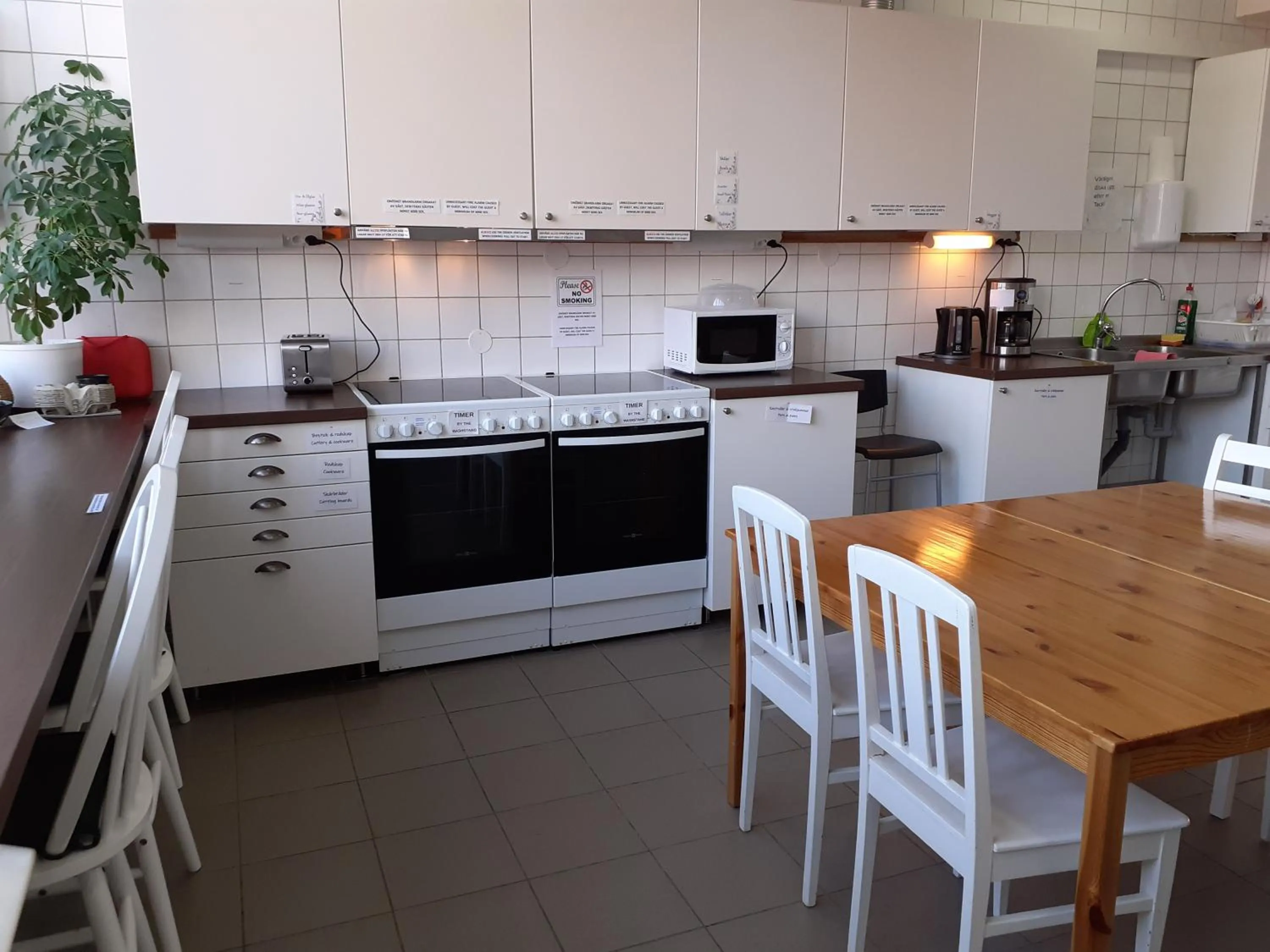 Communal kitchen in Kristinebergs Bed & Breakfast