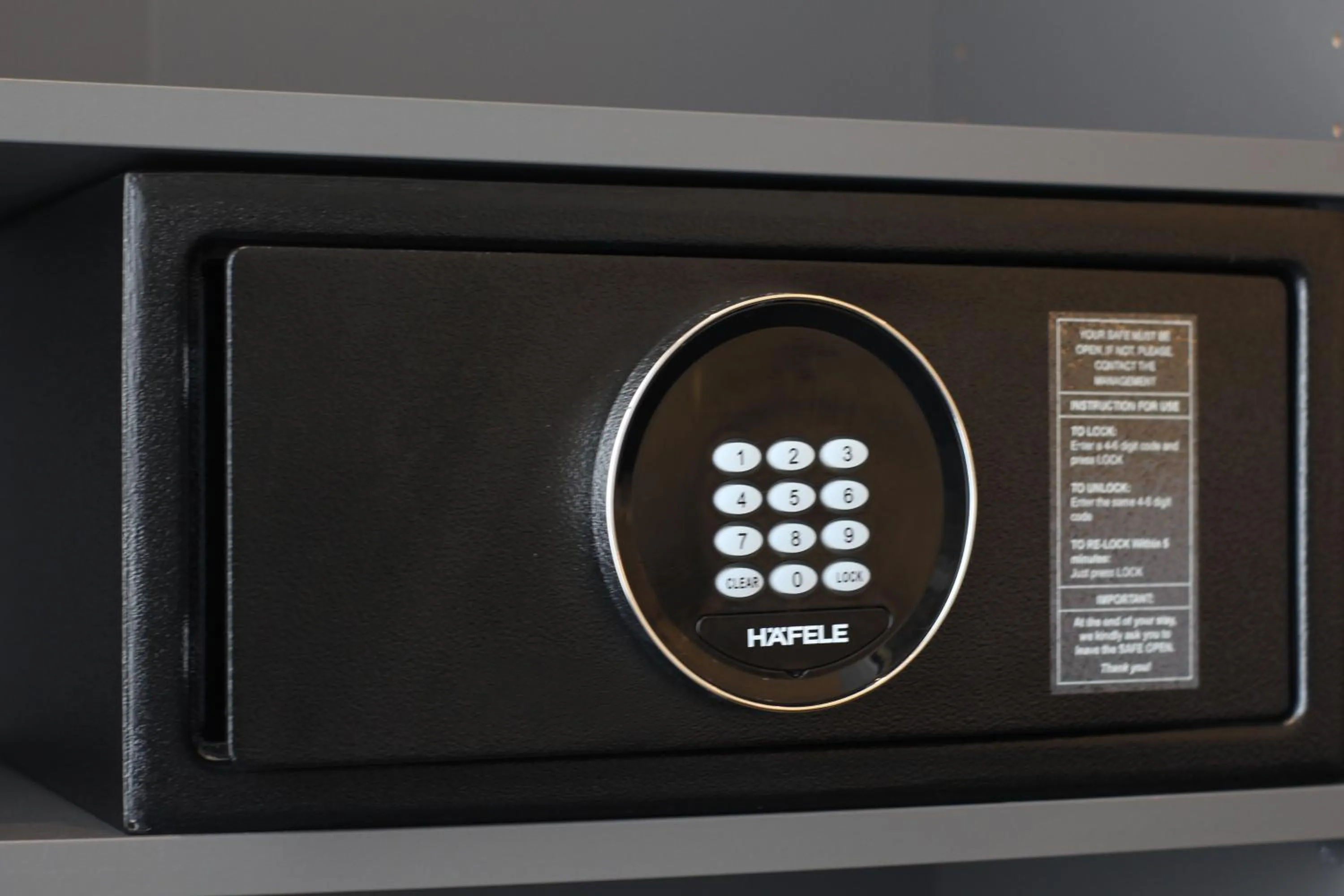 safe in iThaphae Hotel