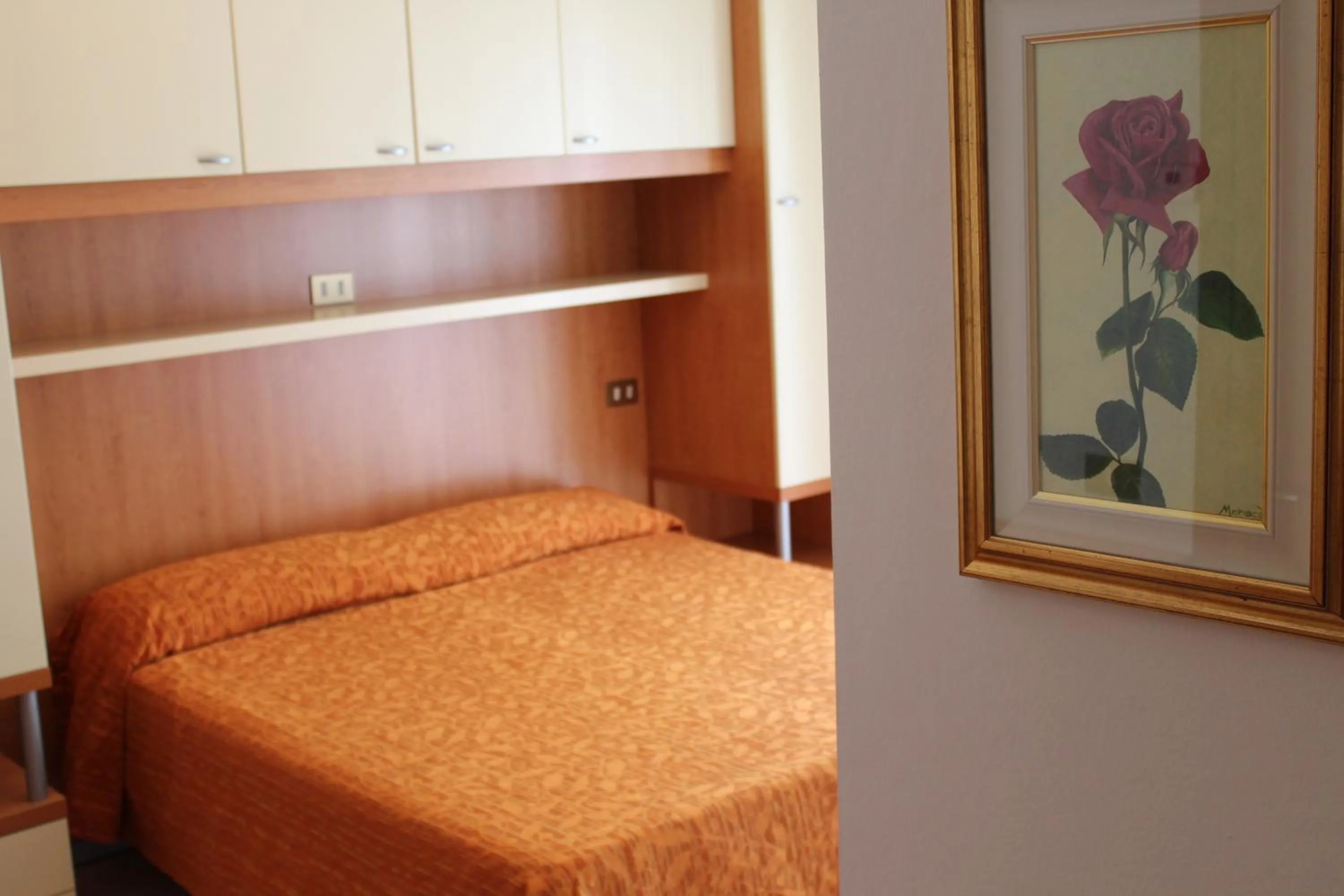 Photo of the whole room, Bed in Hotel Kennedy