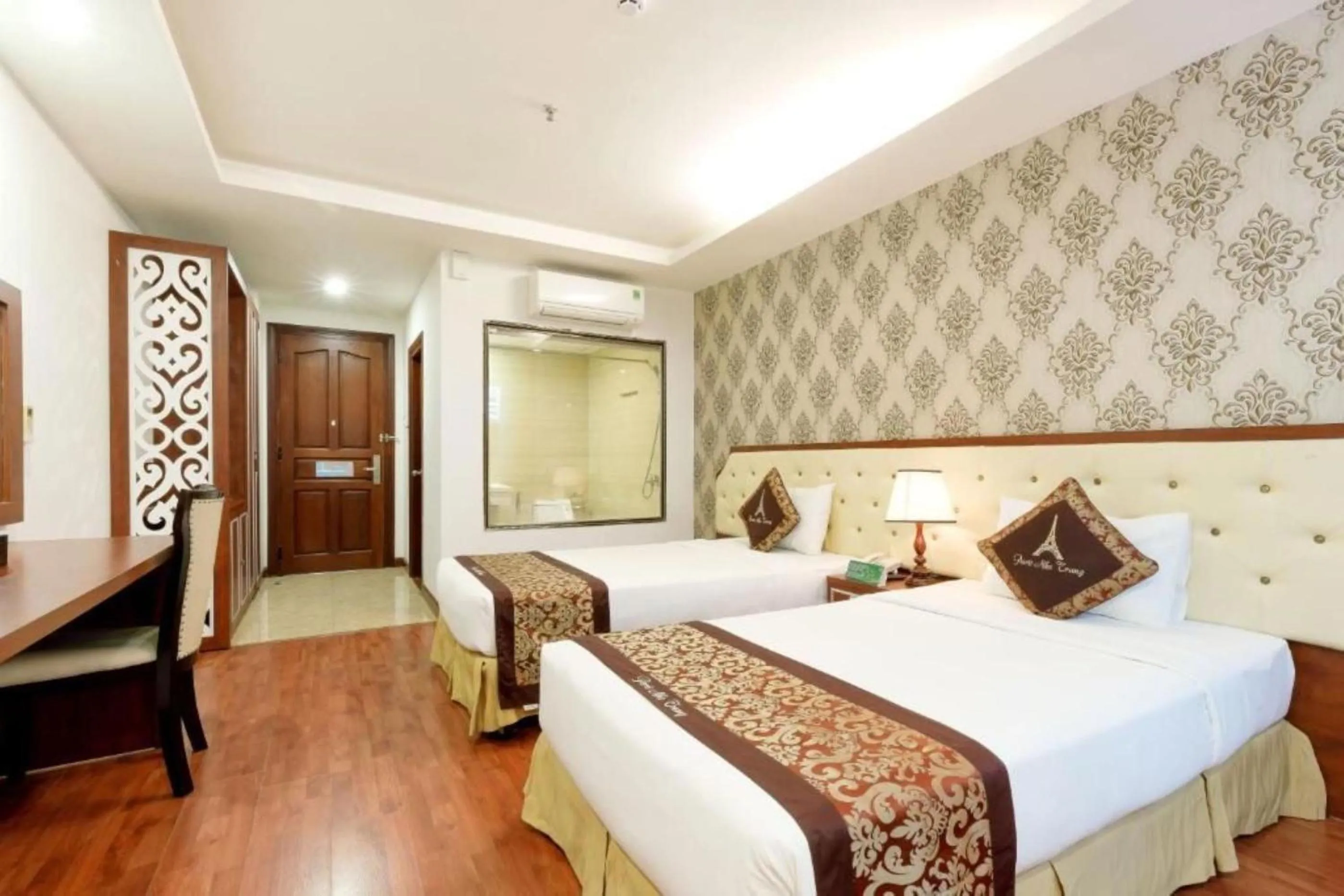 Bed in Paris Luxury Hotel & Apartment Nha Trang