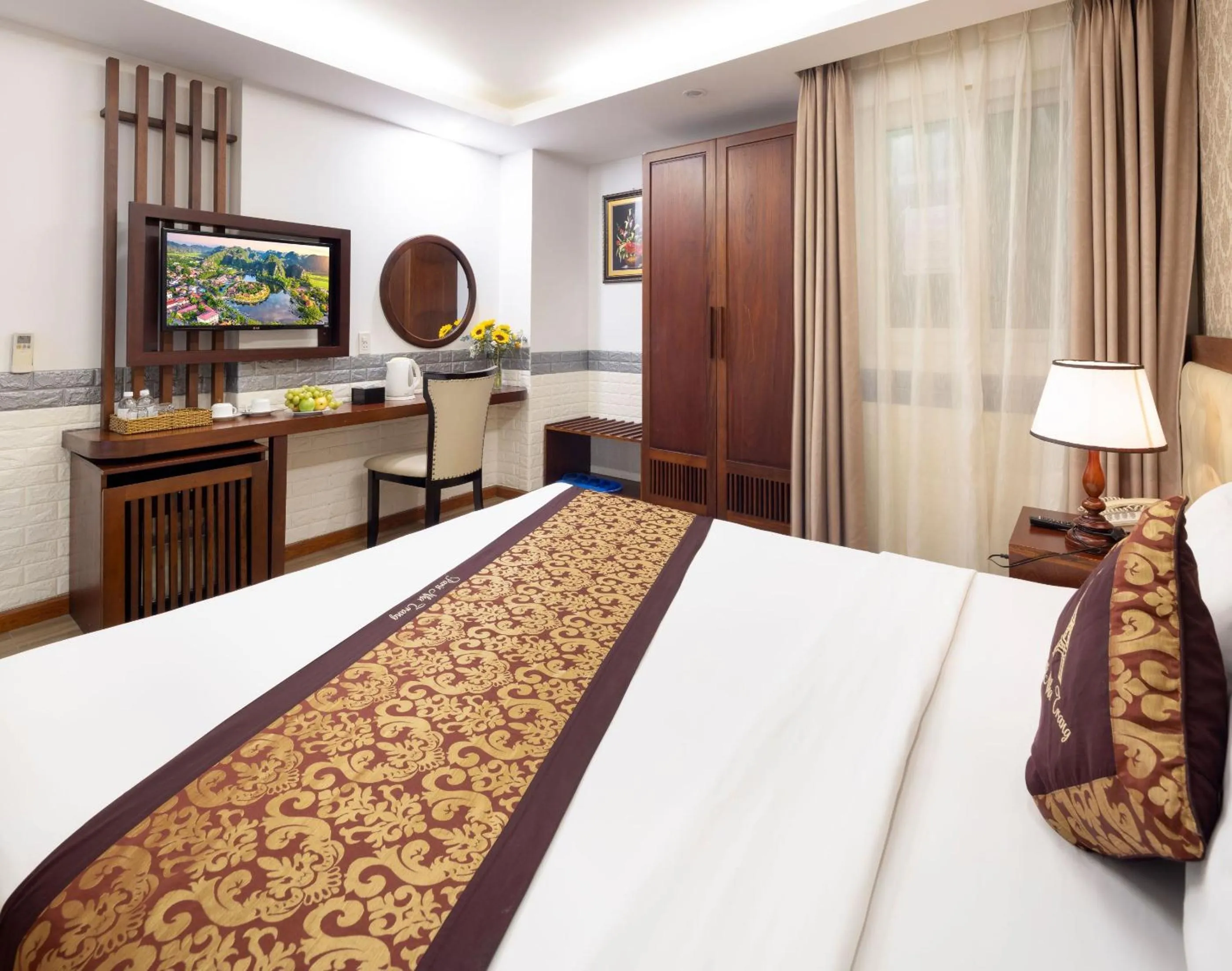 Bedroom, Bed in Paris Luxury Hotel & Apartment Nha Trang