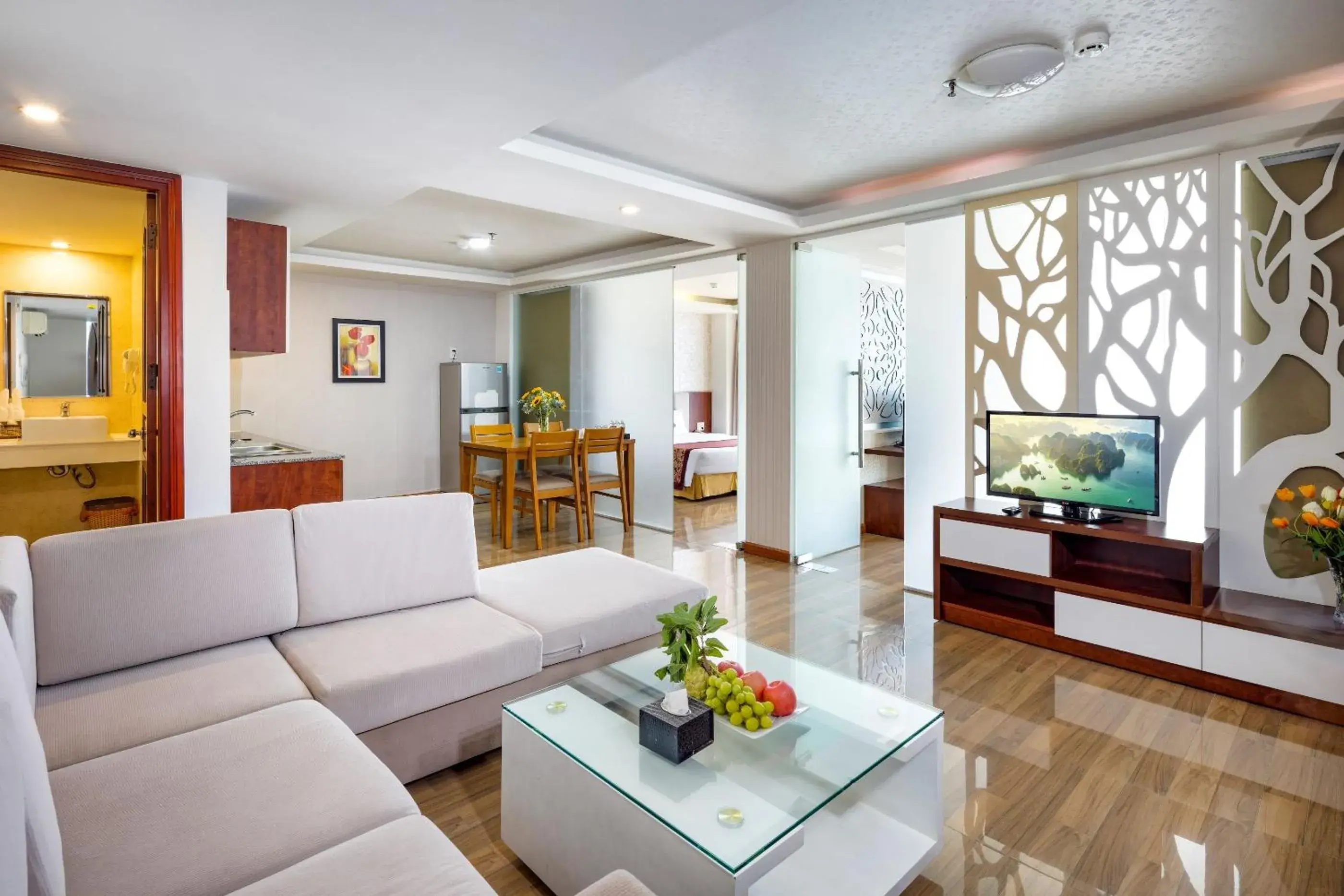 Two-Bedroom Apartment with Sea View in Paris Luxury Hotel & Apartment Nha Trang Two-Bedroom Apartment with Sea View in Paris Luxury Hotel & Apartment Nha Trang